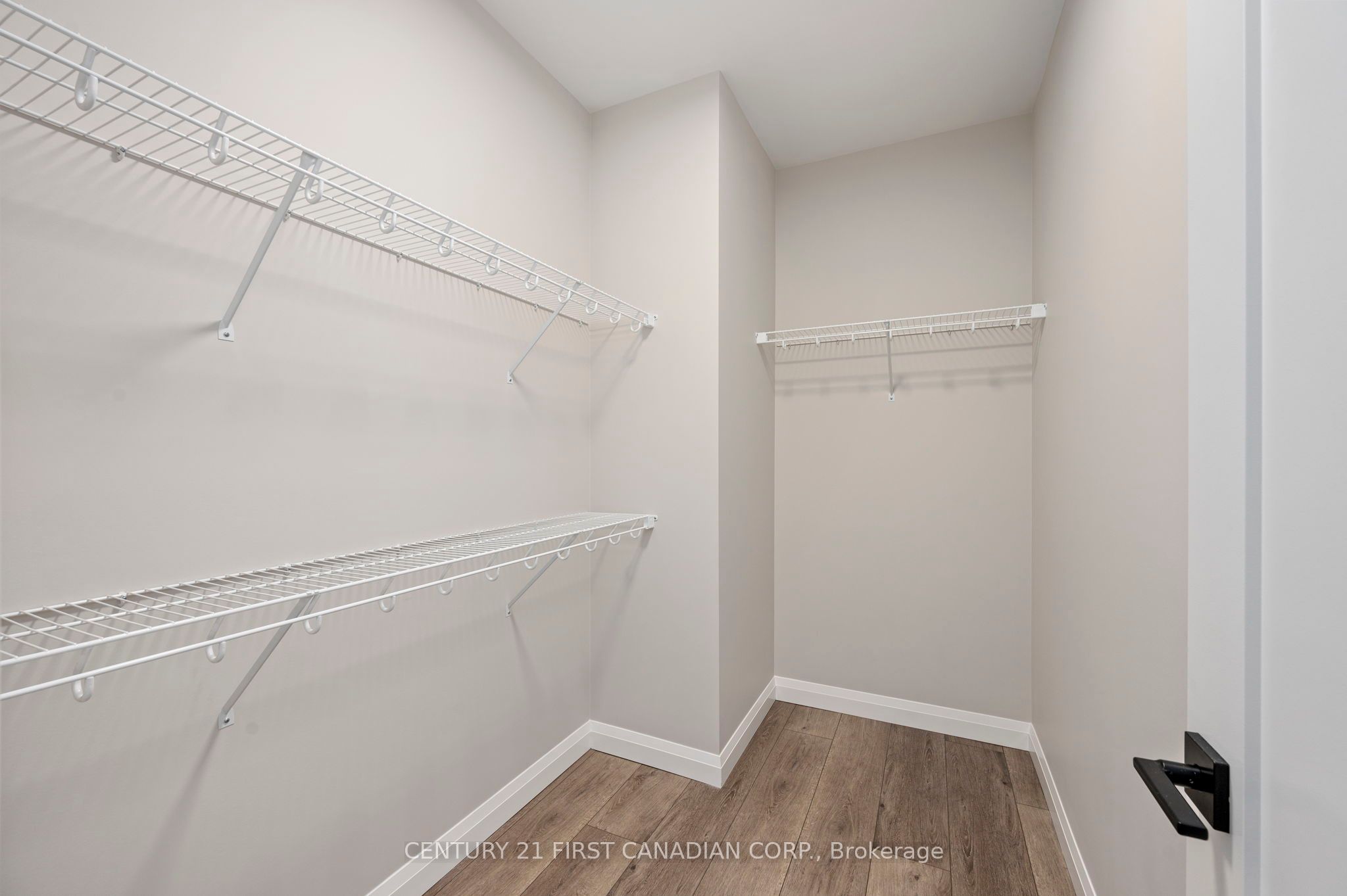 #6 - 32 Postma Crescent Property Photo 22