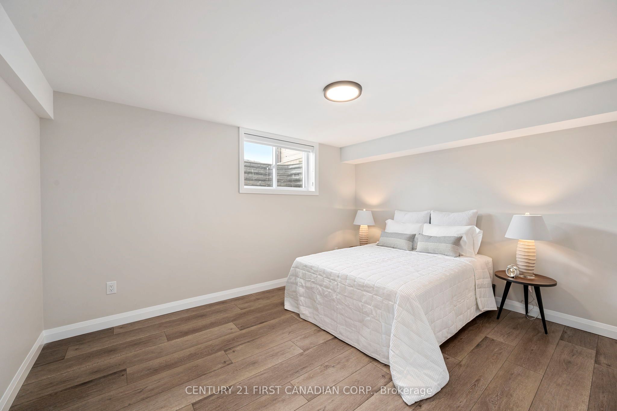 #6 - 32 Postma Crescent Property Photo 24