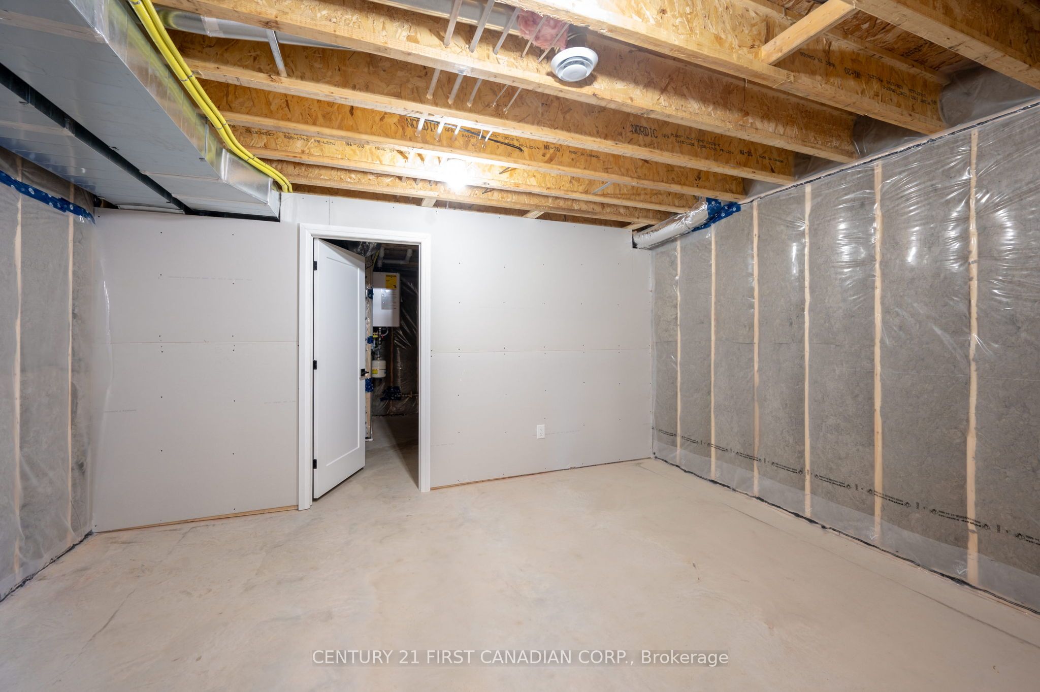#6 - 32 Postma Crescent Property Photo 26