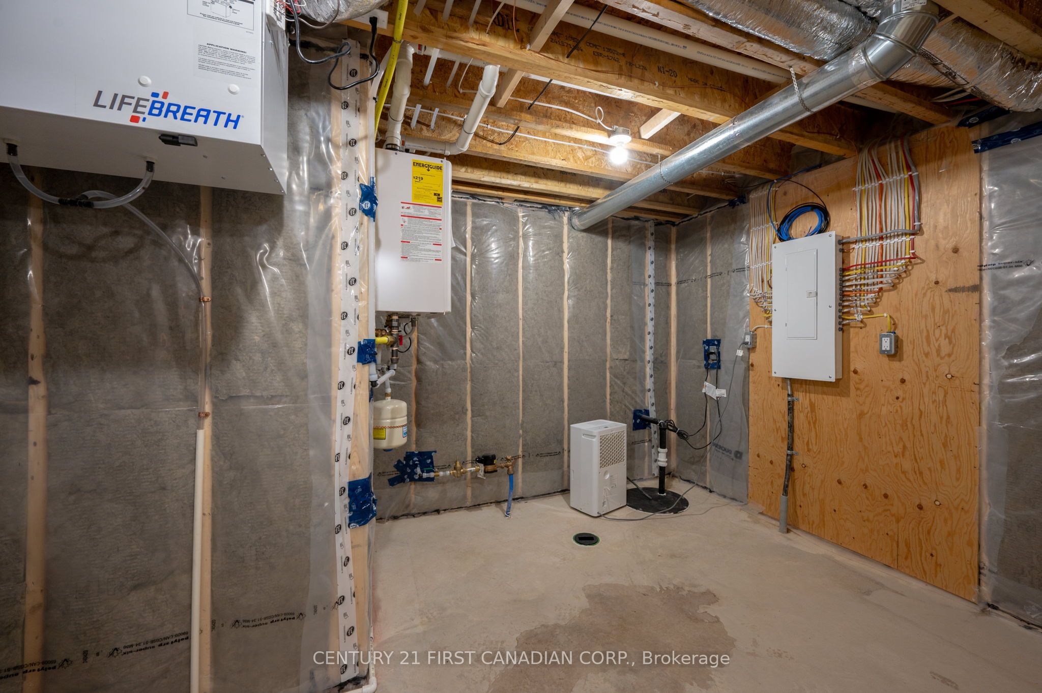 #6 - 32 Postma Crescent Property Photo 27