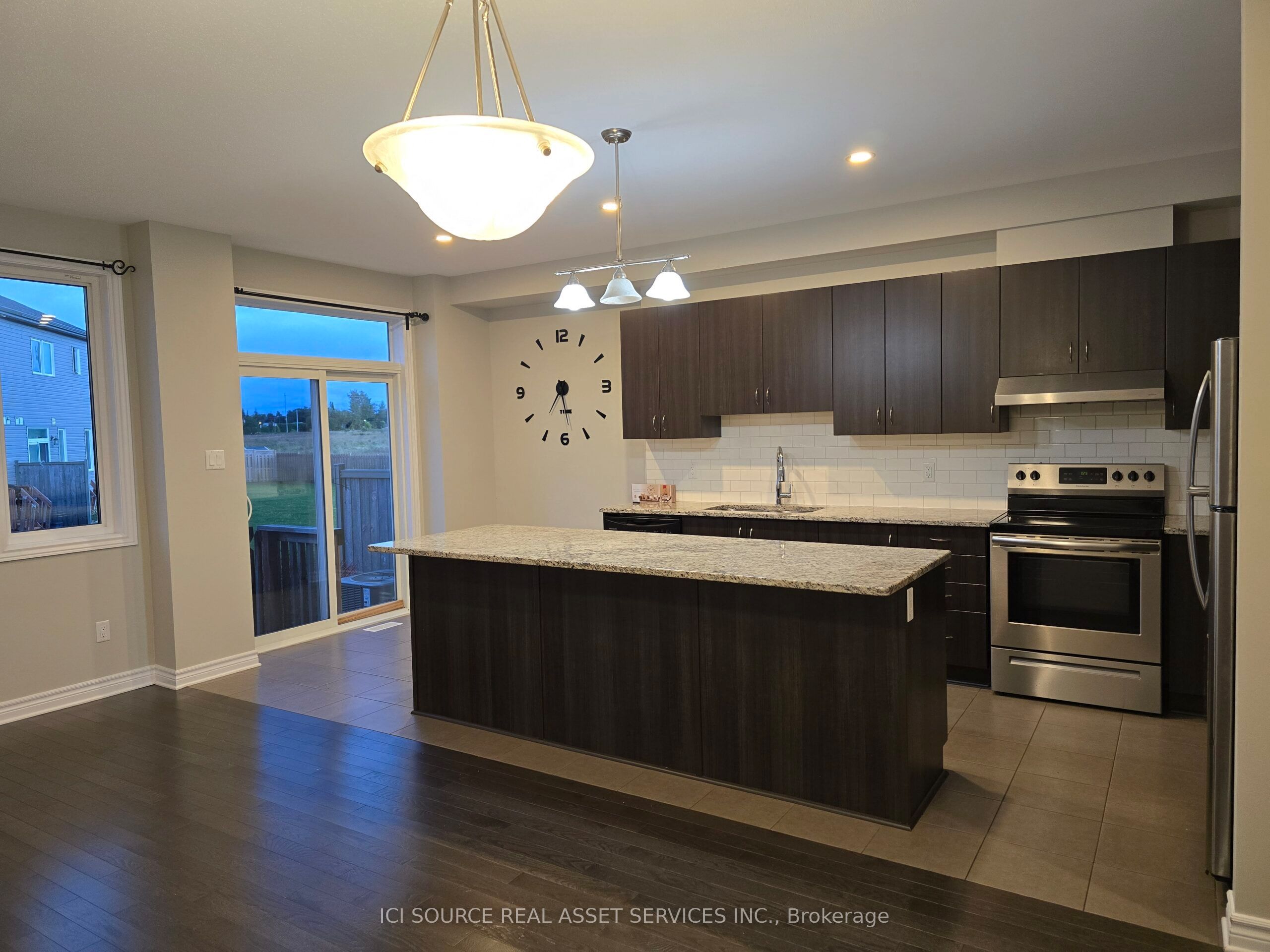 193 Kimpton Drive Property Photo 2