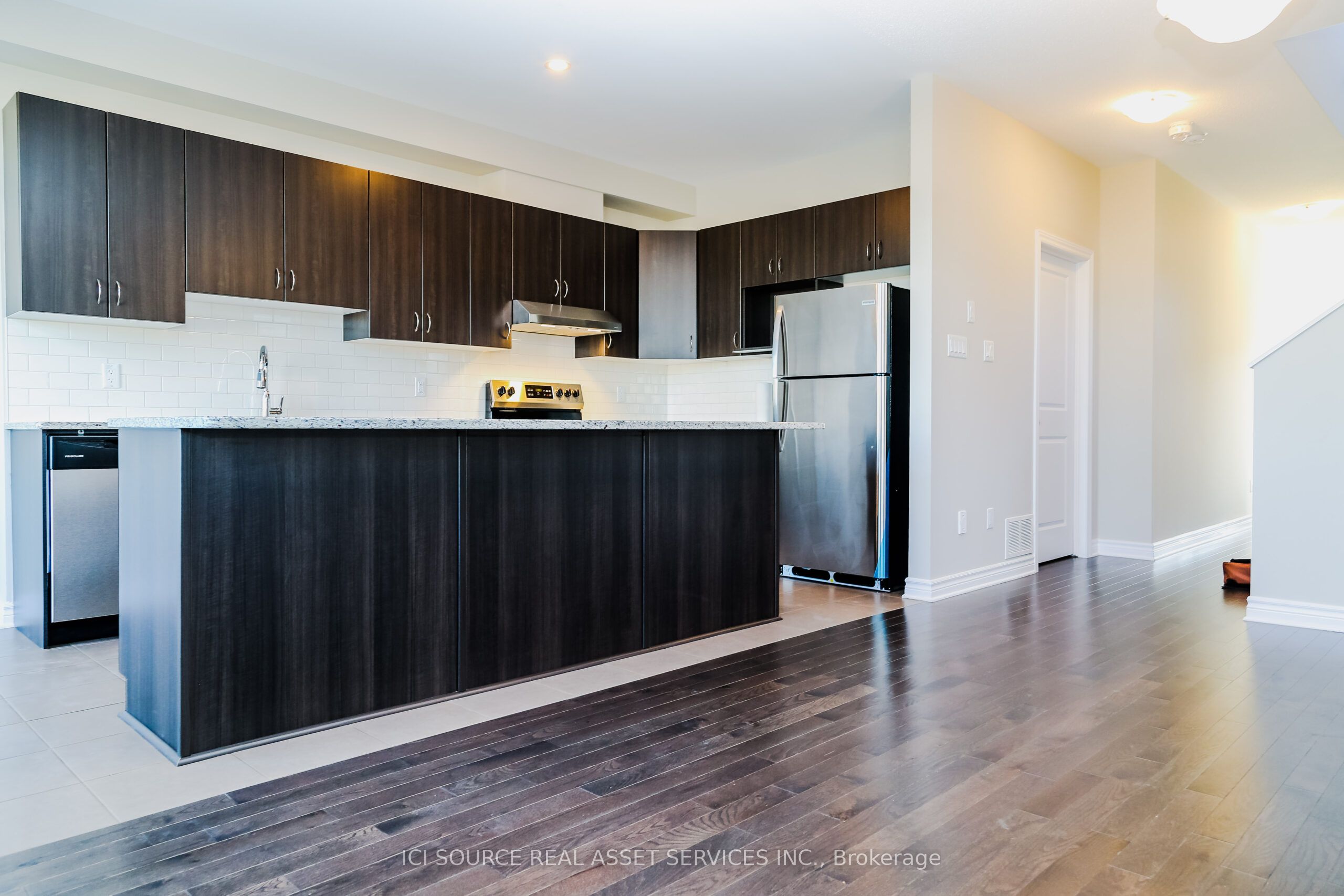 193 Kimpton Drive Property Photo 3
