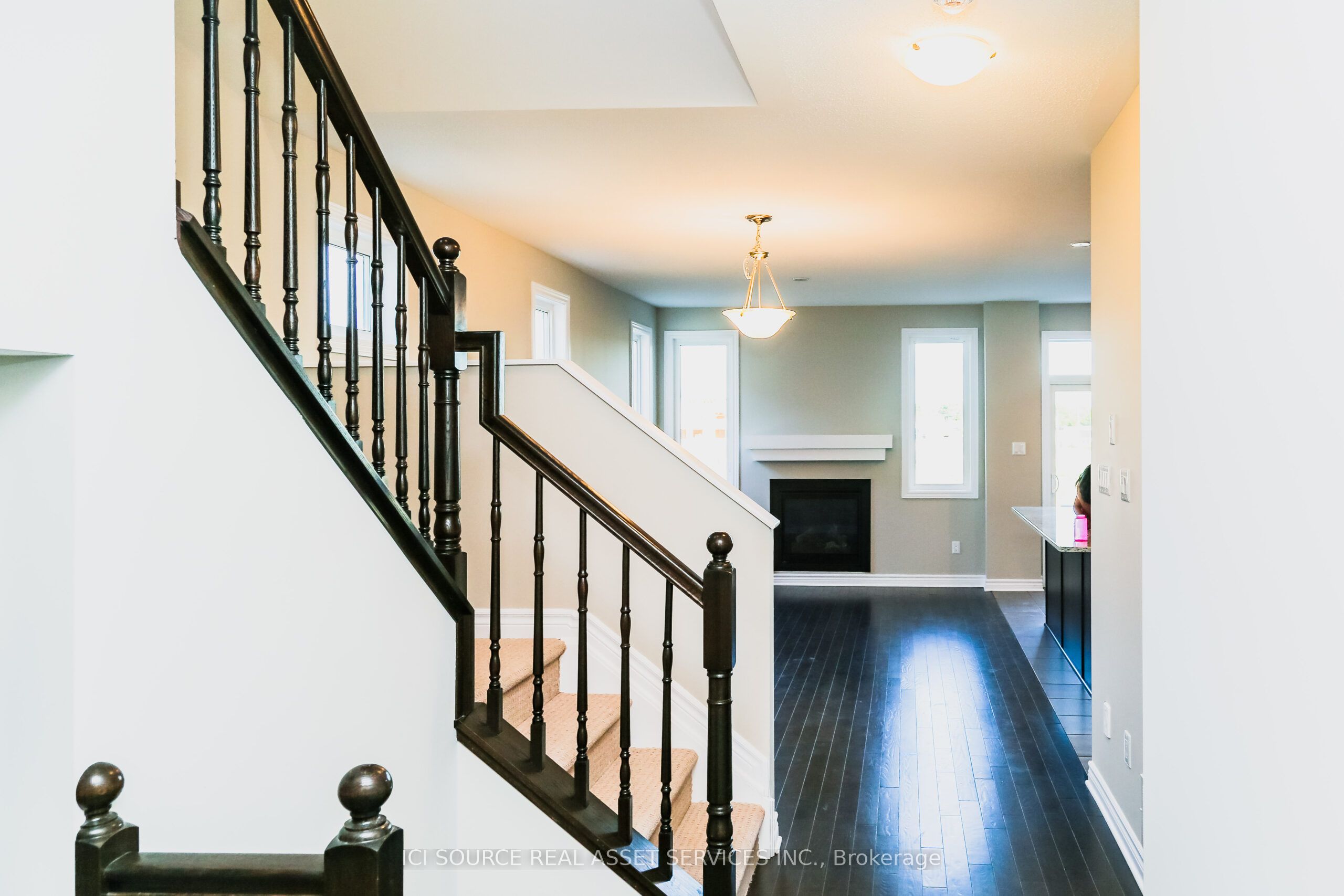 193 Kimpton Drive Property Photo 6