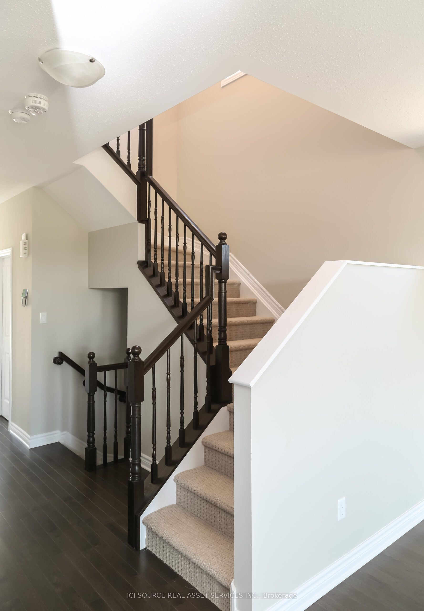 193 Kimpton Drive Property Photo 9