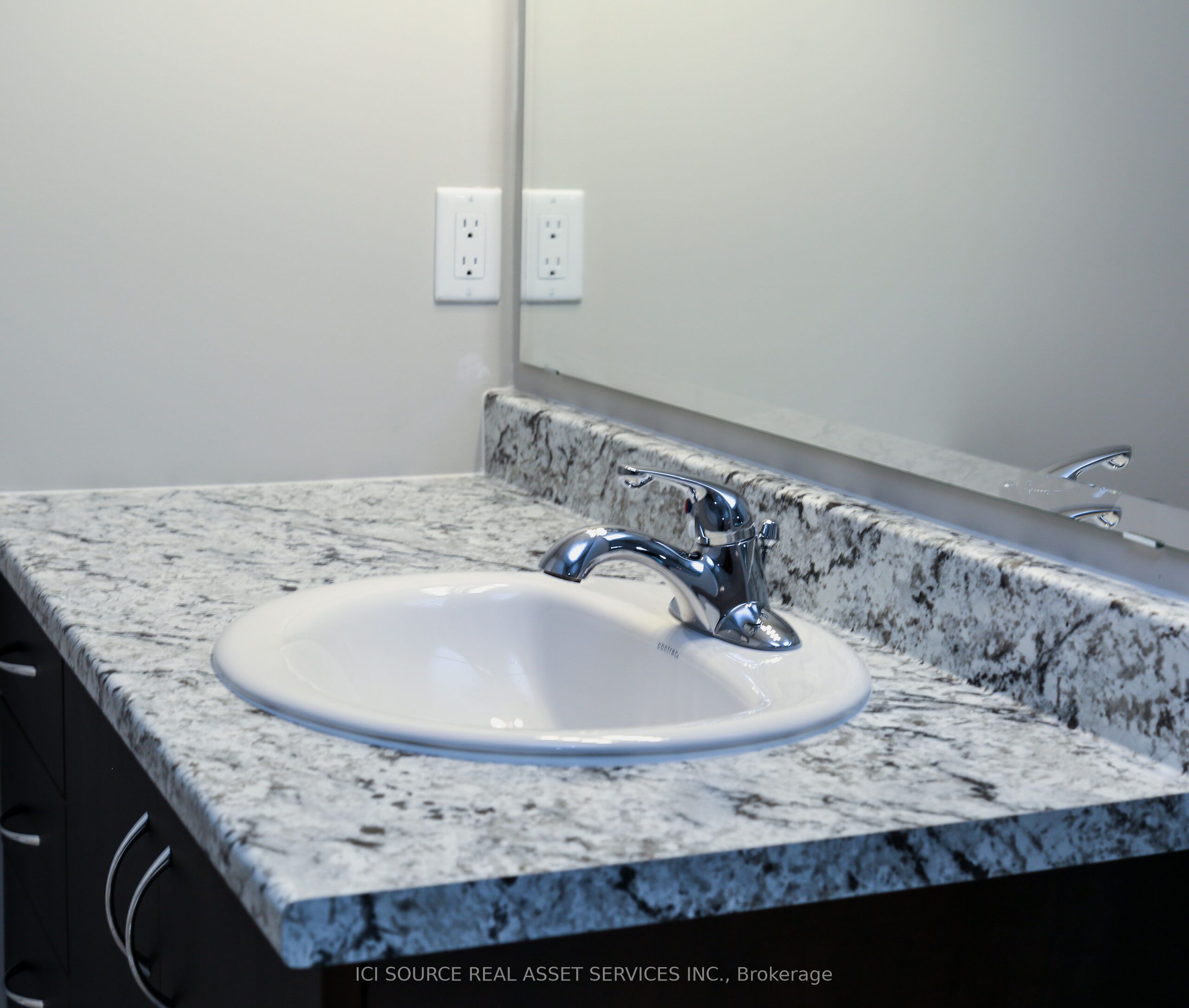 193 Kimpton Drive Property Photo 11