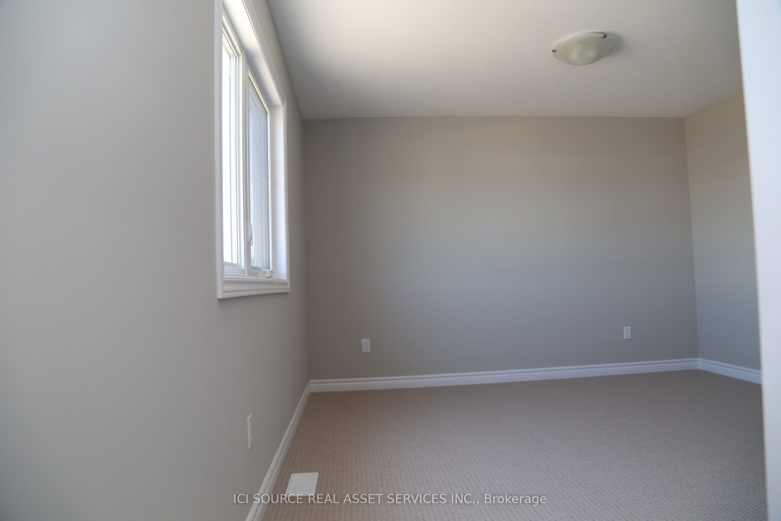 193 Kimpton Drive Property Photo 13