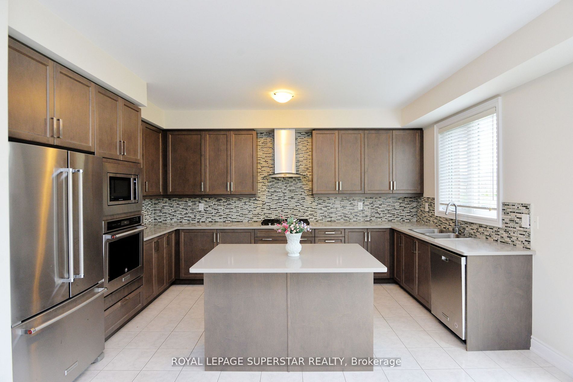 7724 Black Maple Drive Property Photo 10