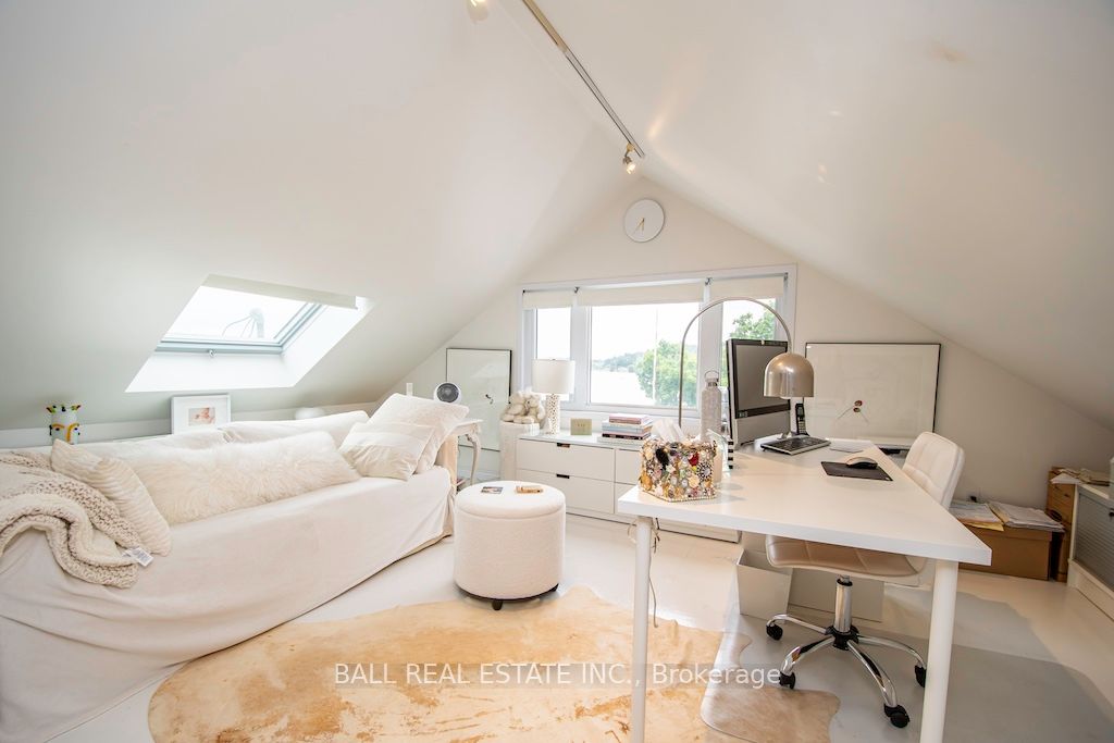 8 Bridge Street Property Photo 15