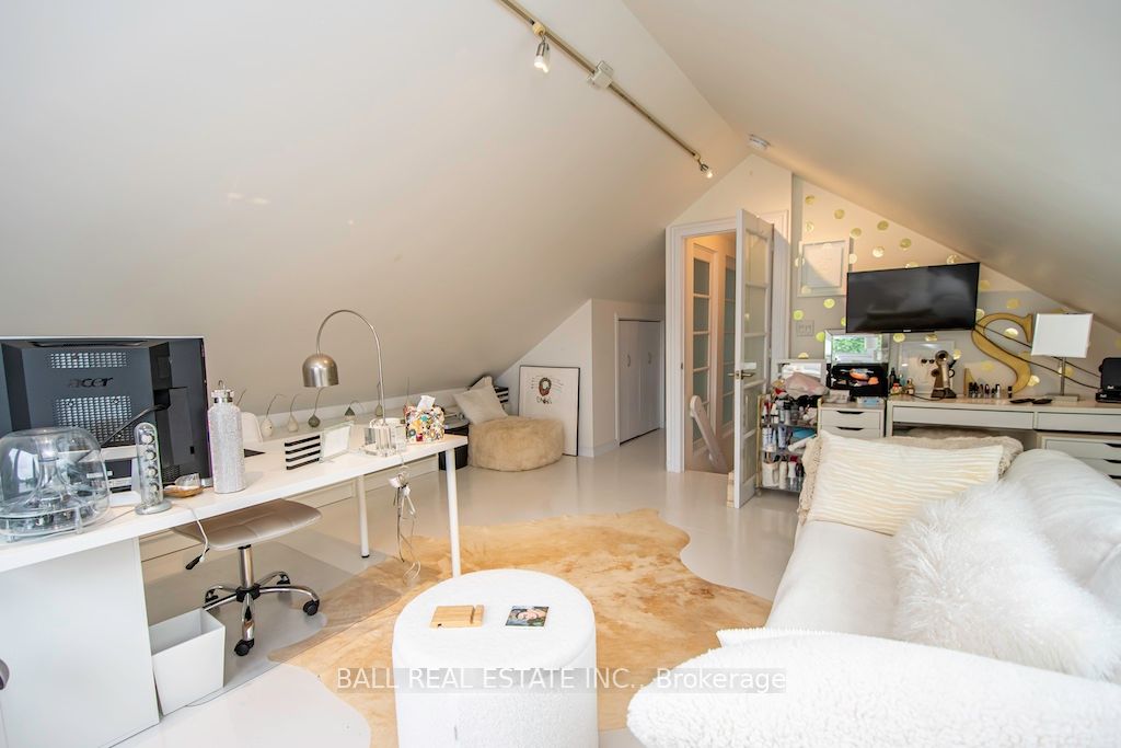 8 Bridge Street Property Photo 16
