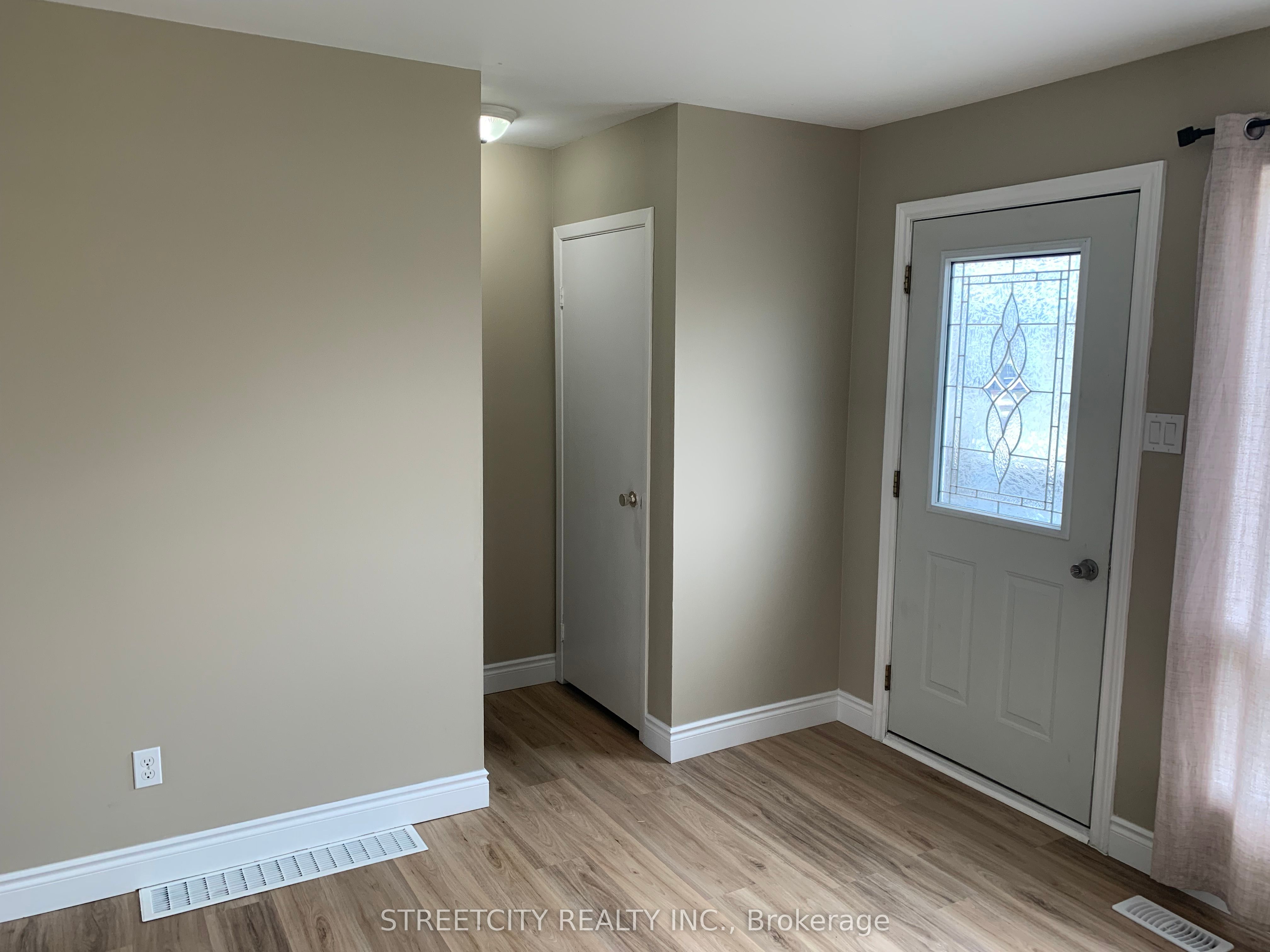 #a - 140 Symes Street Property Photo 6