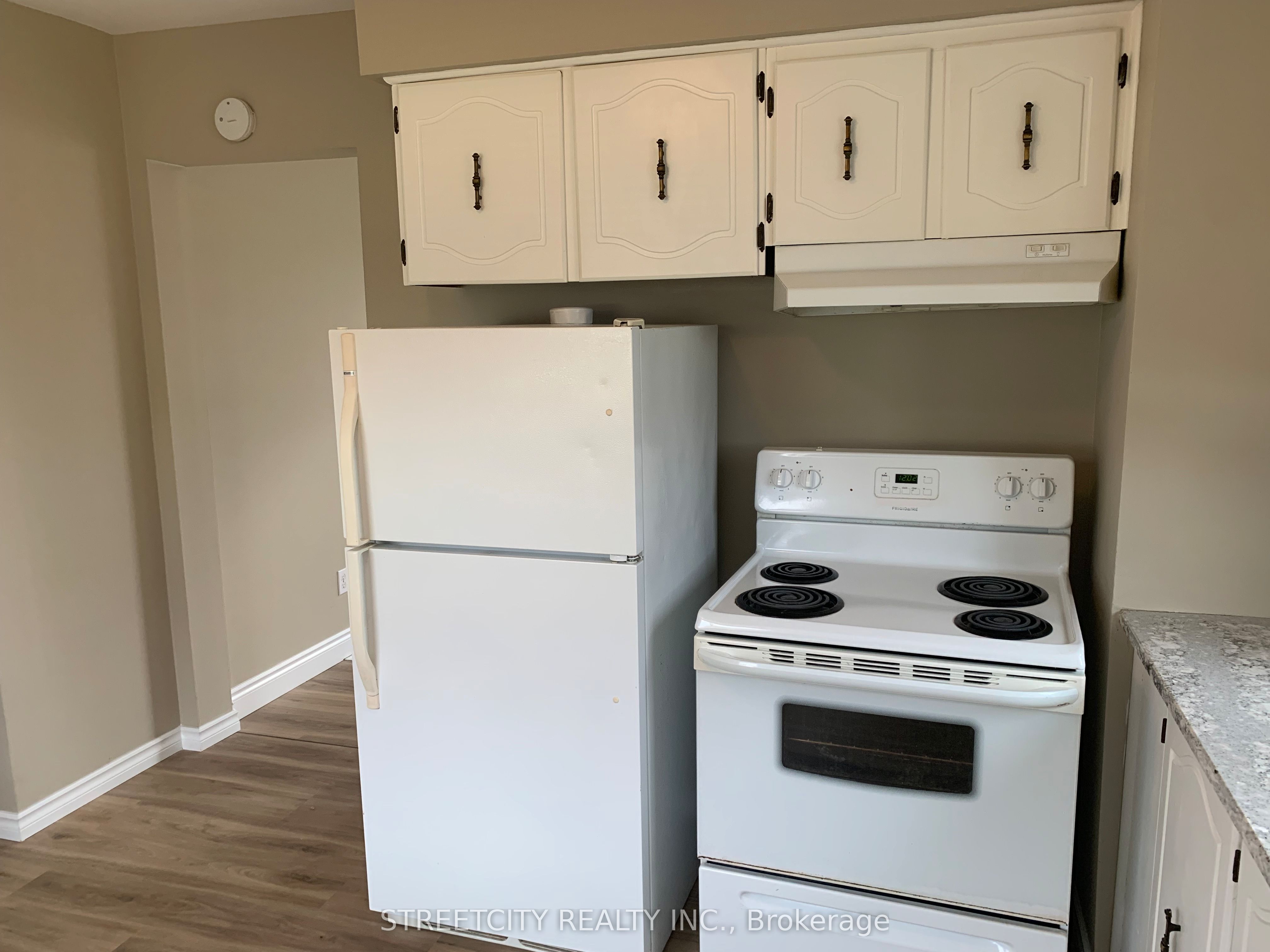 #a - 140 Symes Street Property Photo 9