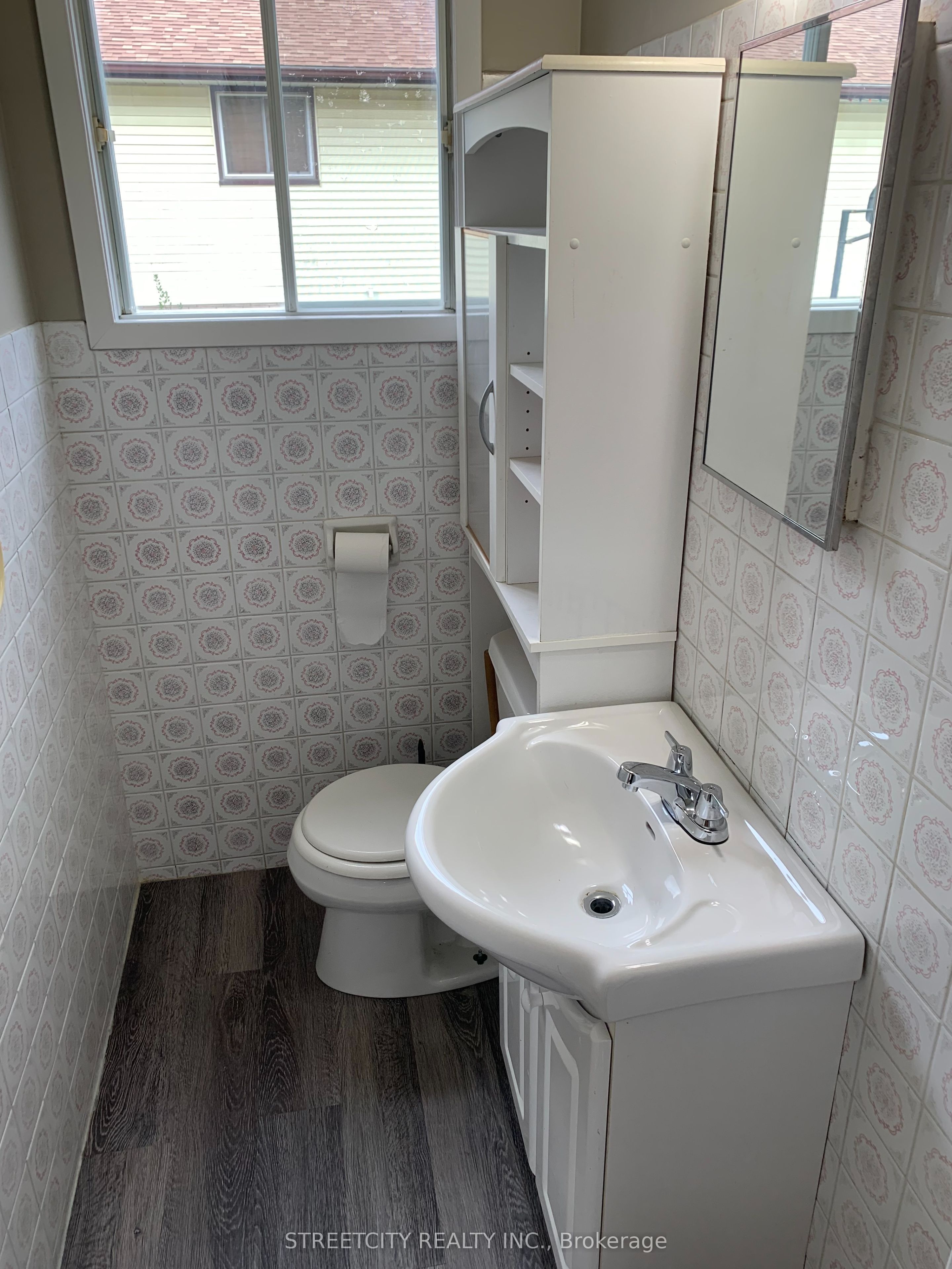 #a - 140 Symes Street Property Photo 11