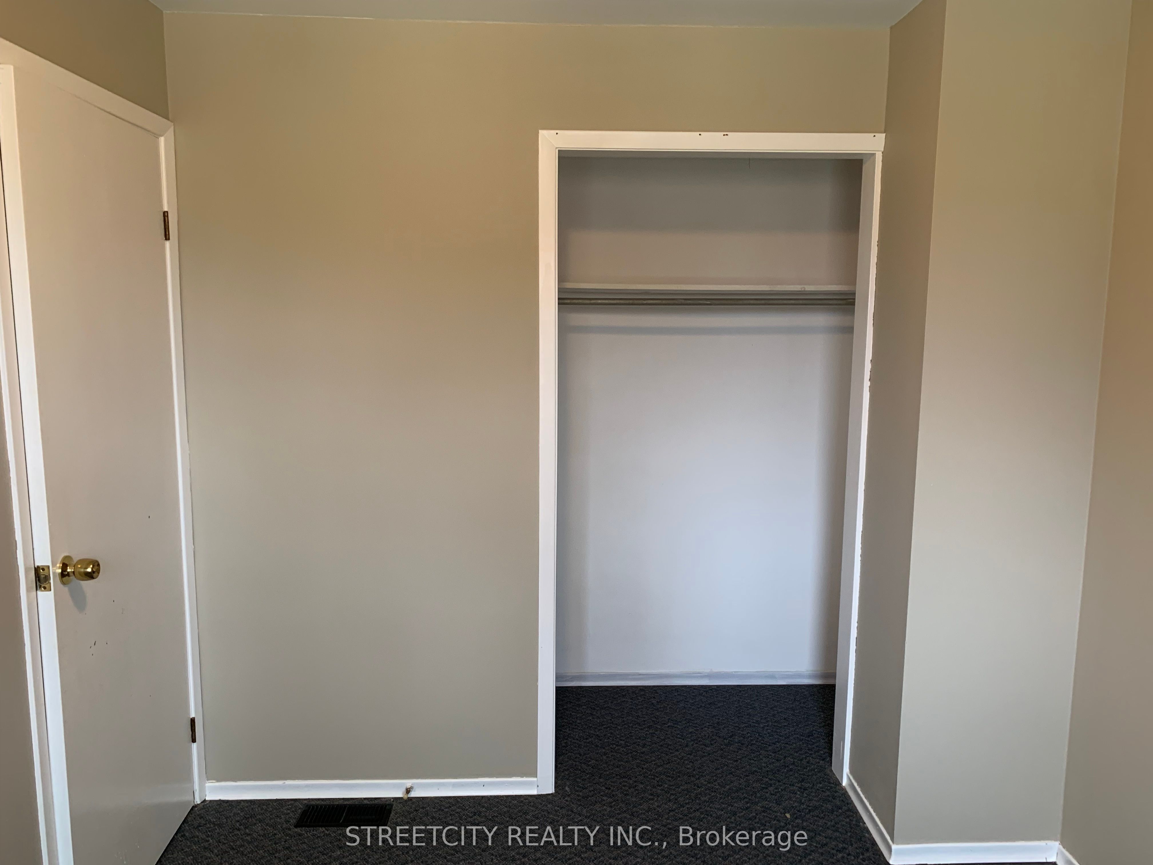 #a - 140 Symes Street Property Photo 18
