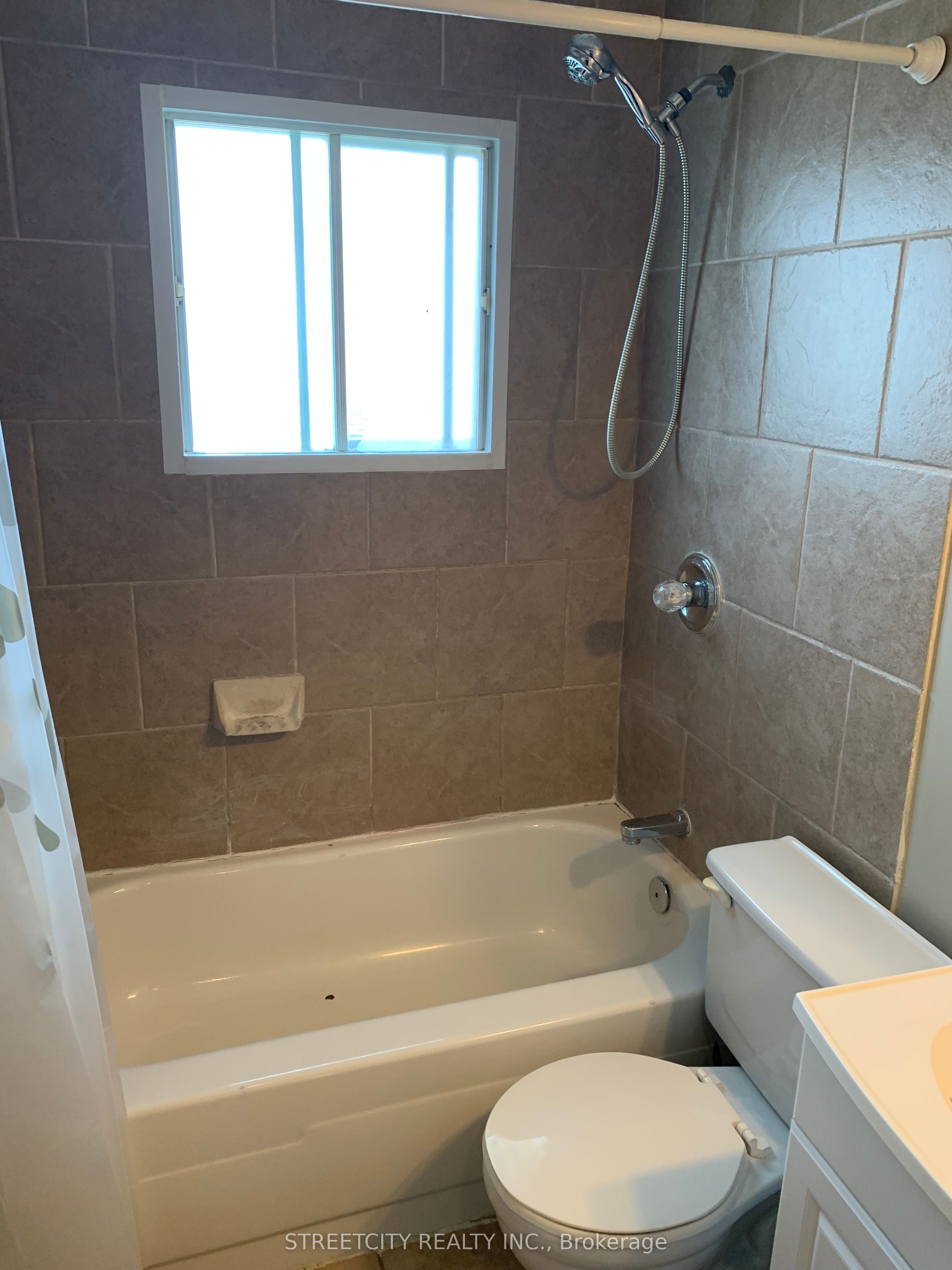 #a - 140 Symes Street Property Photo 20