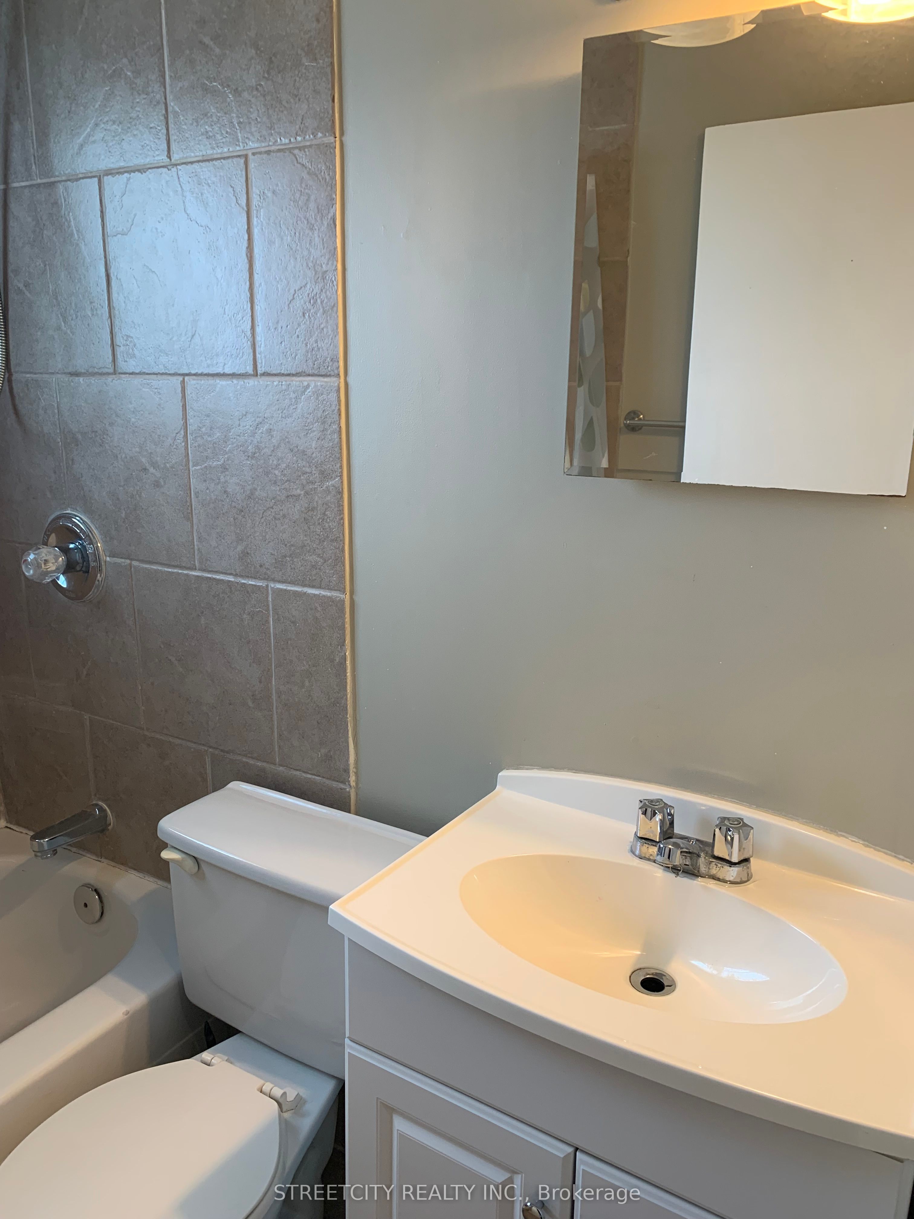 #a - 140 Symes Street Property Photo 21