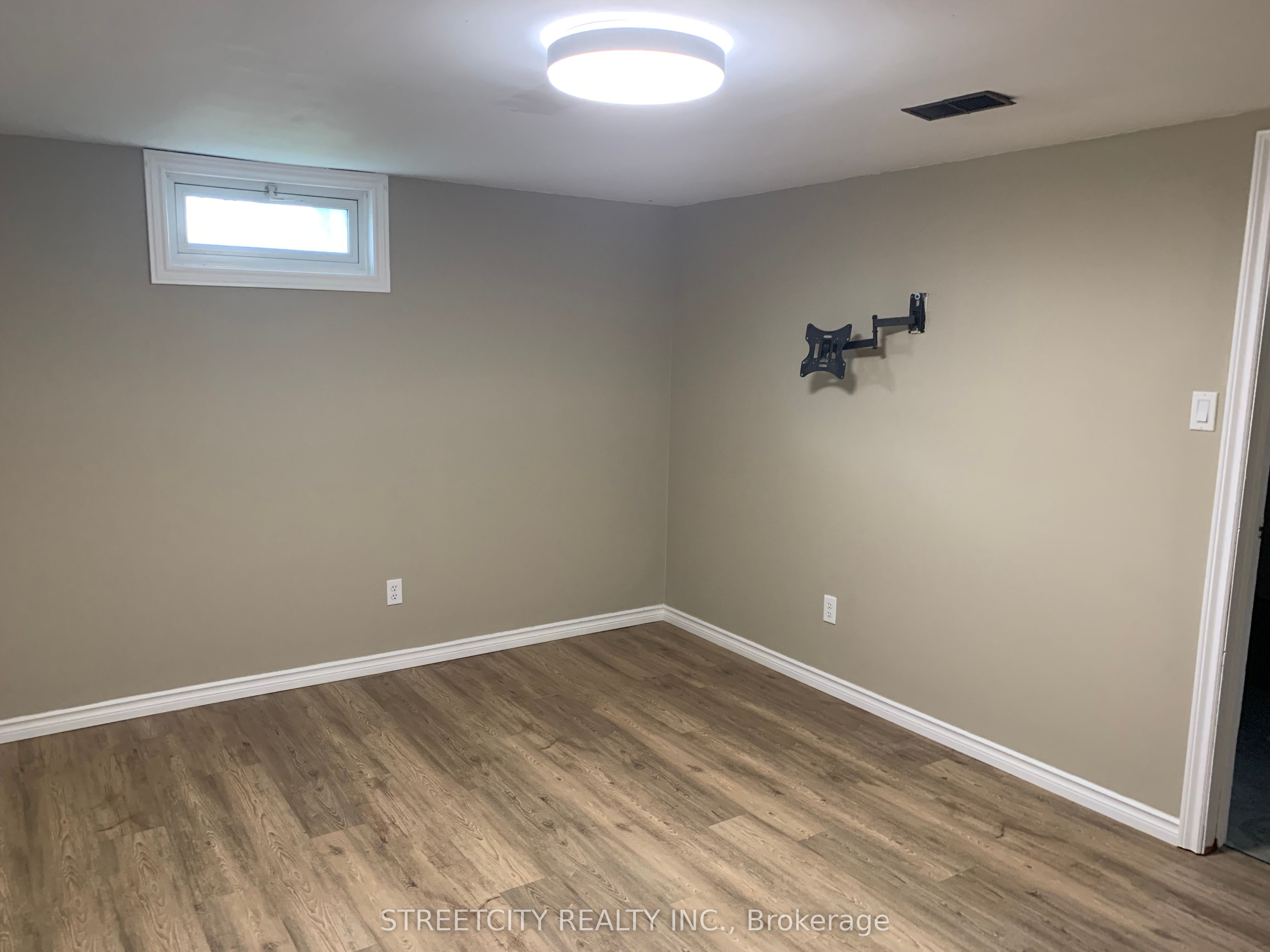 #a - 140 Symes Street Property Photo 29
