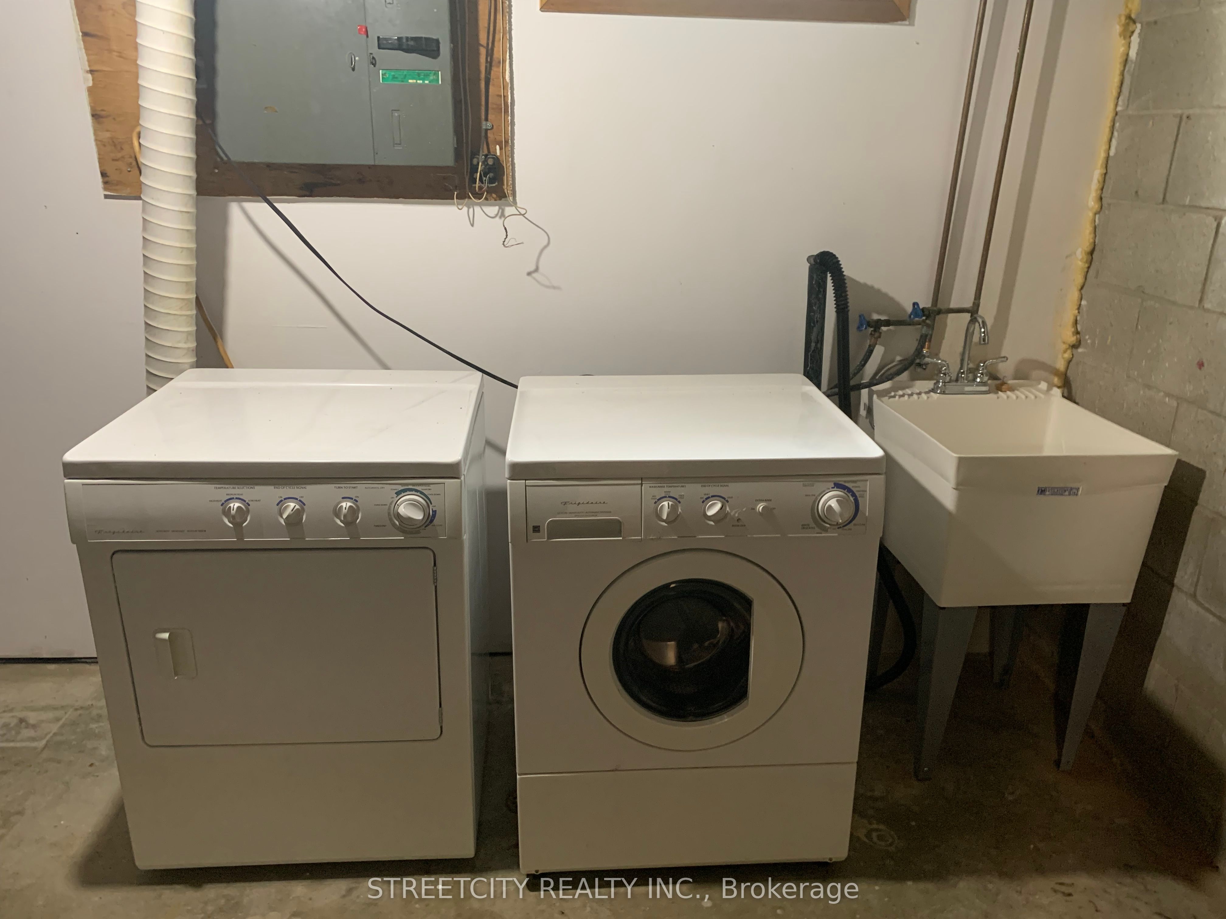 #a - 140 Symes Street Property Photo 30