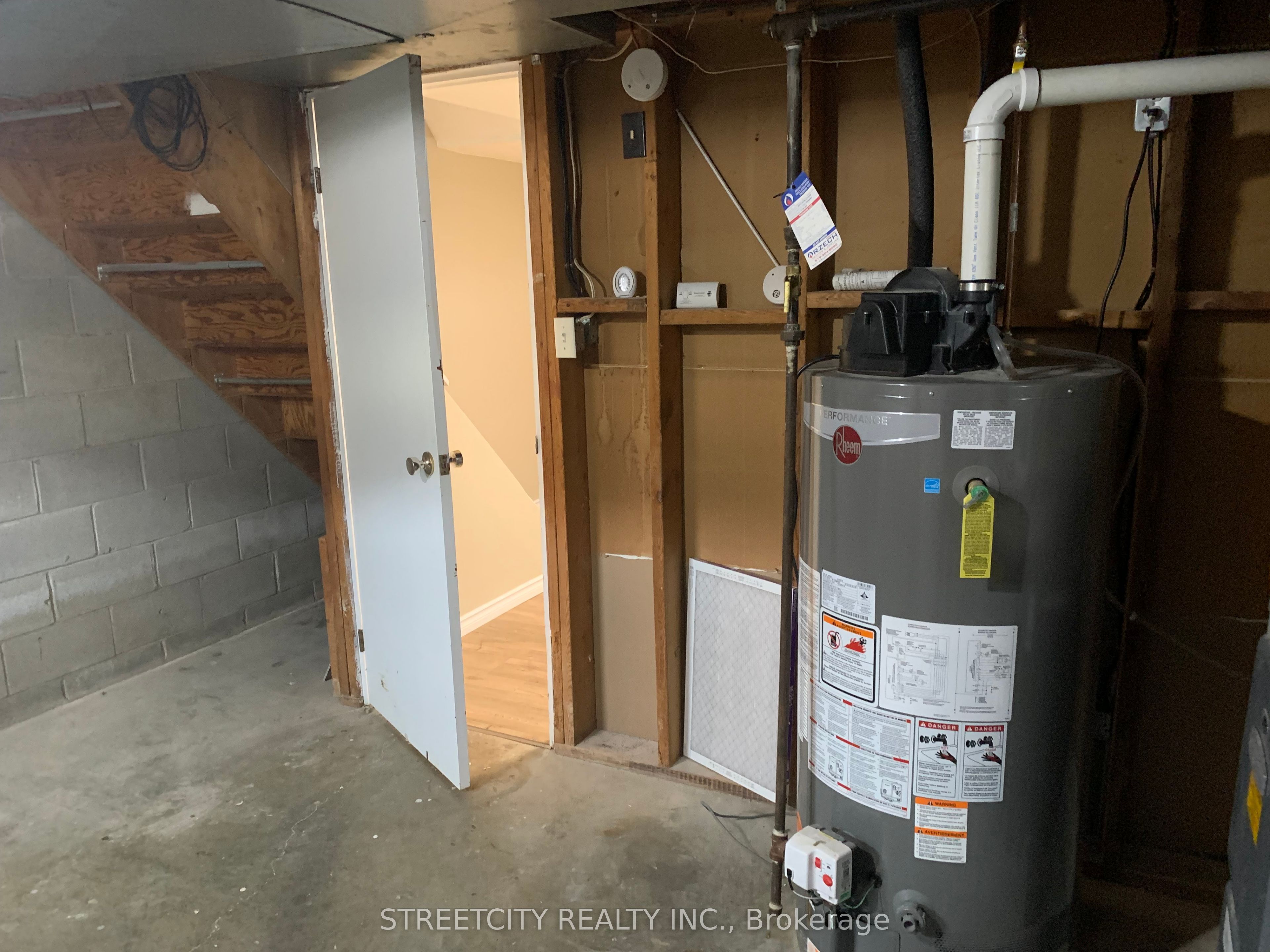 #a - 140 Symes Street Property Photo 31