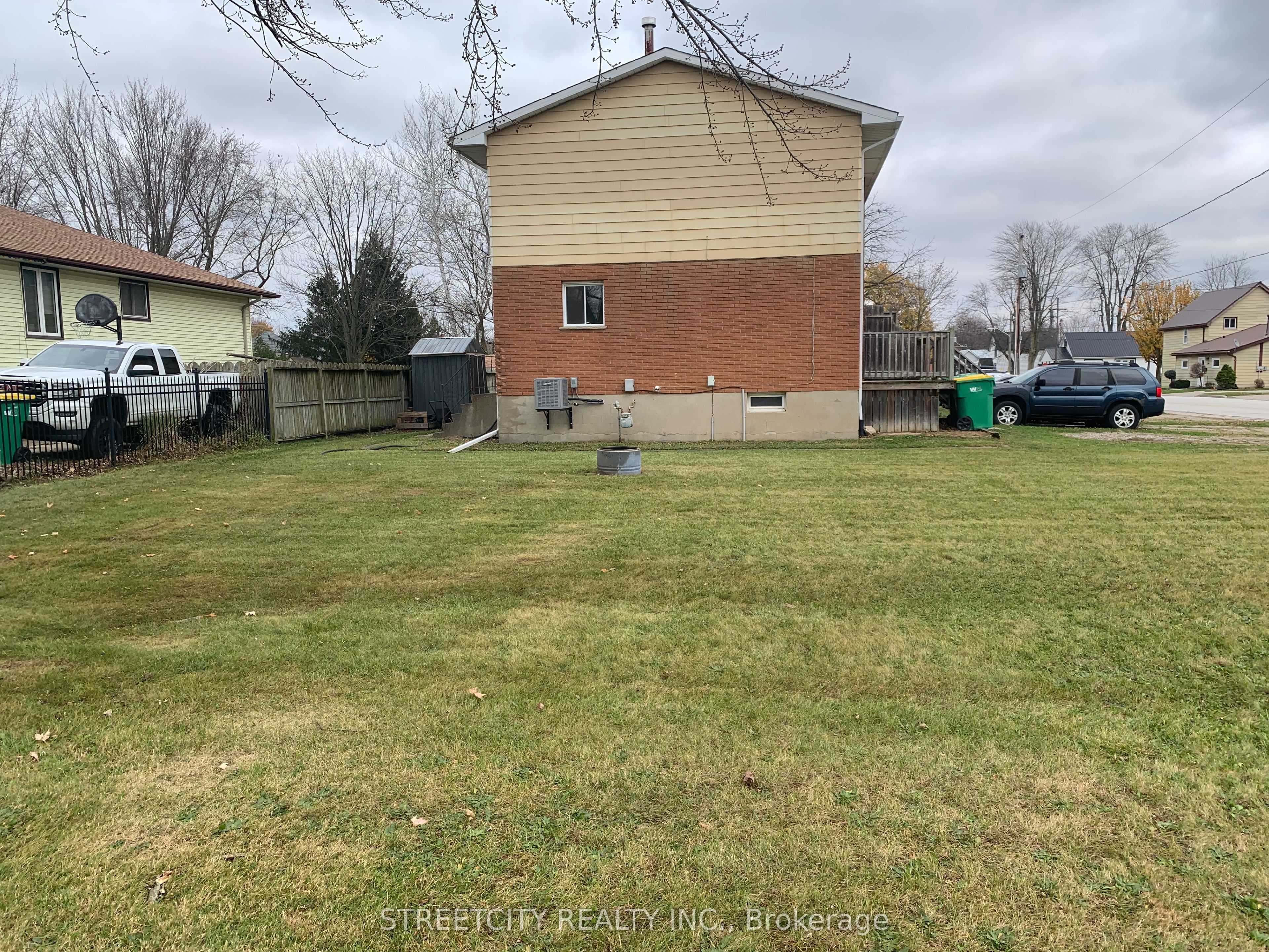 #a - 140 Symes Street Property Photo 34