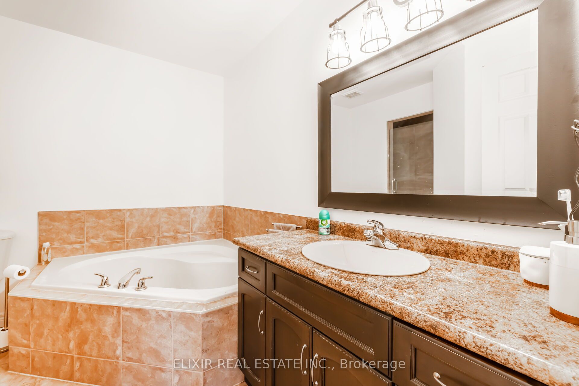 #7 - 310 Southbrook Drive Property Photo 22