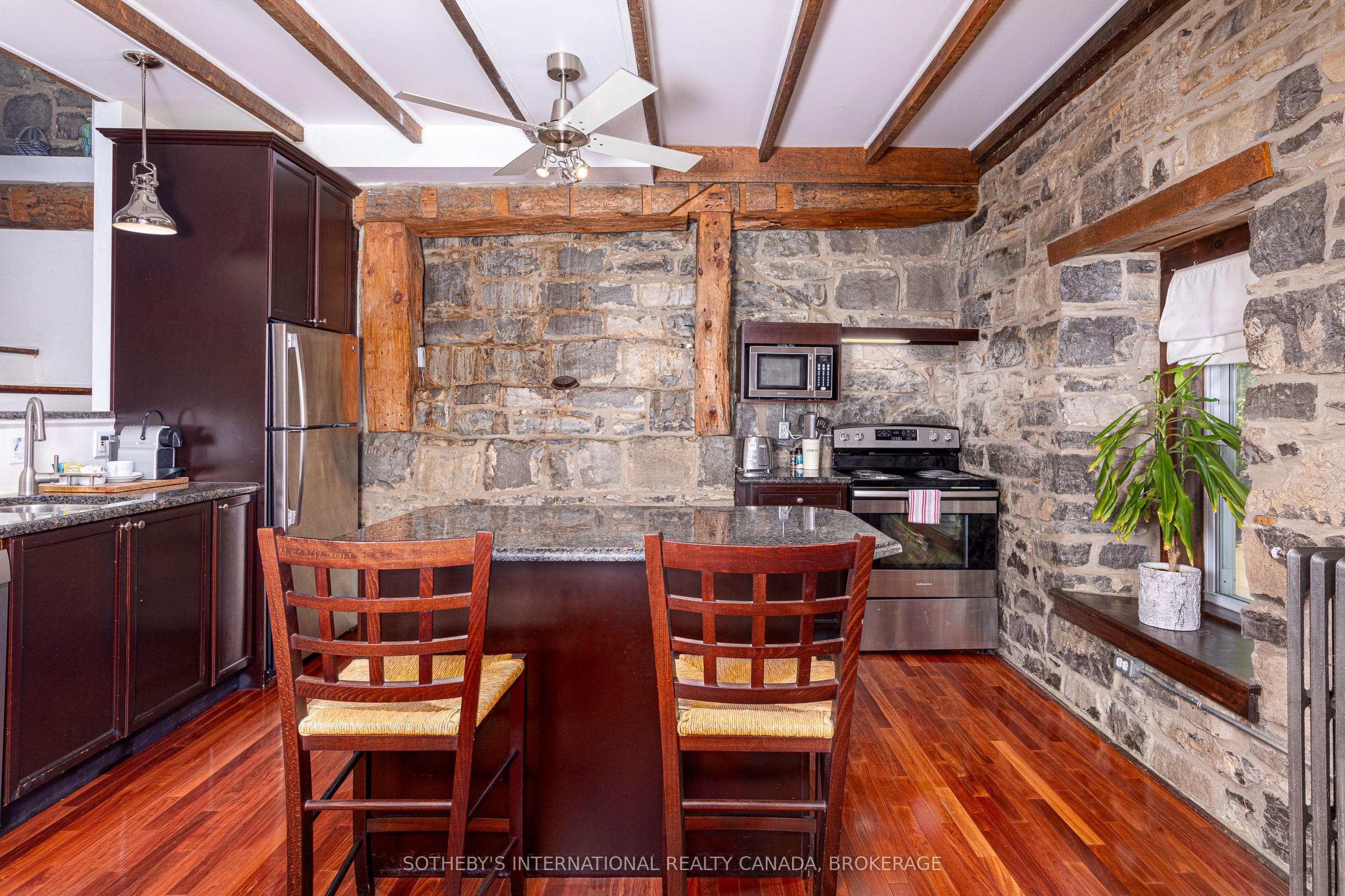8 Starr Place Property Photo 4