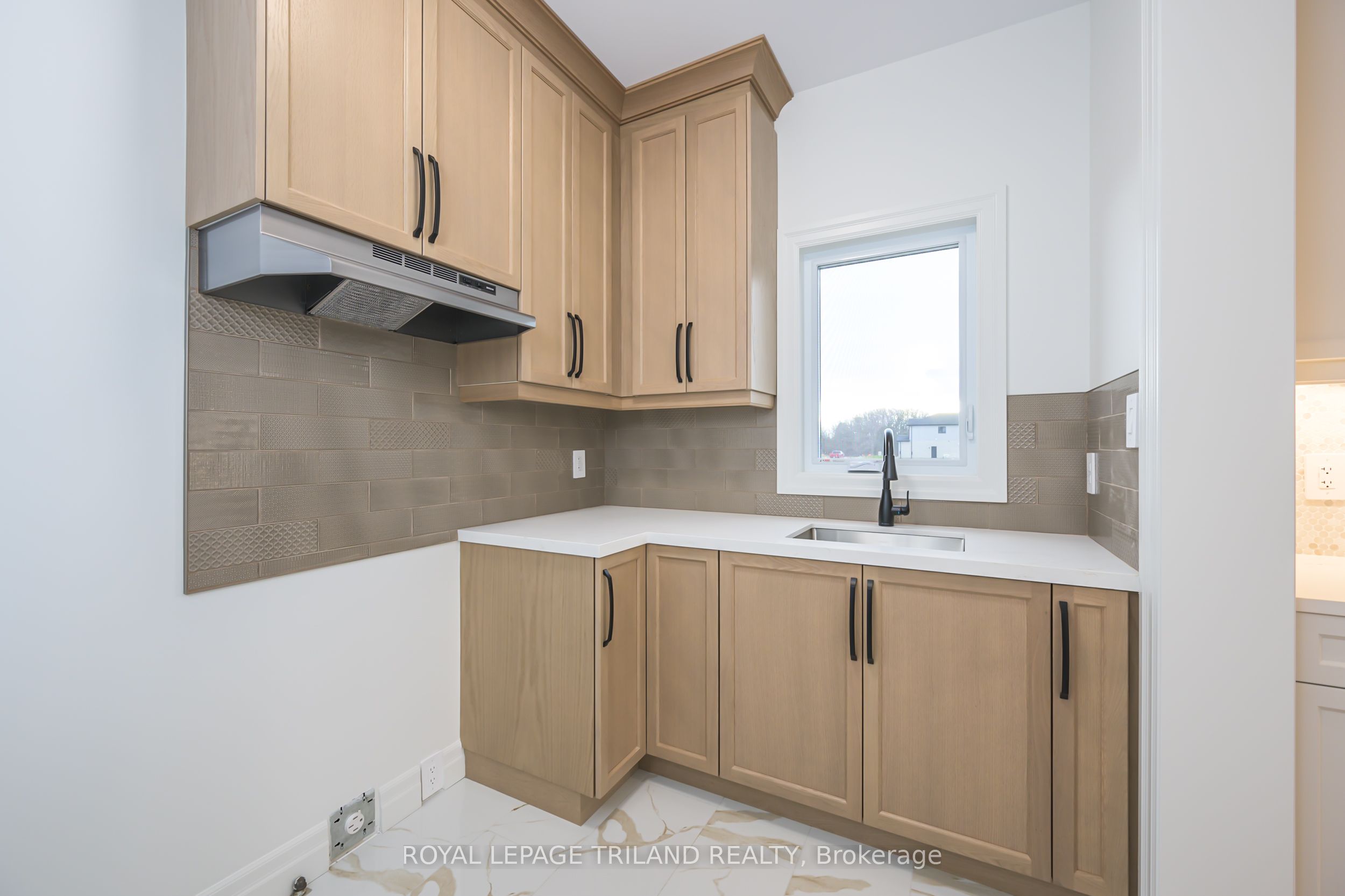 4211 Liberty Crossing Property Photo 13
