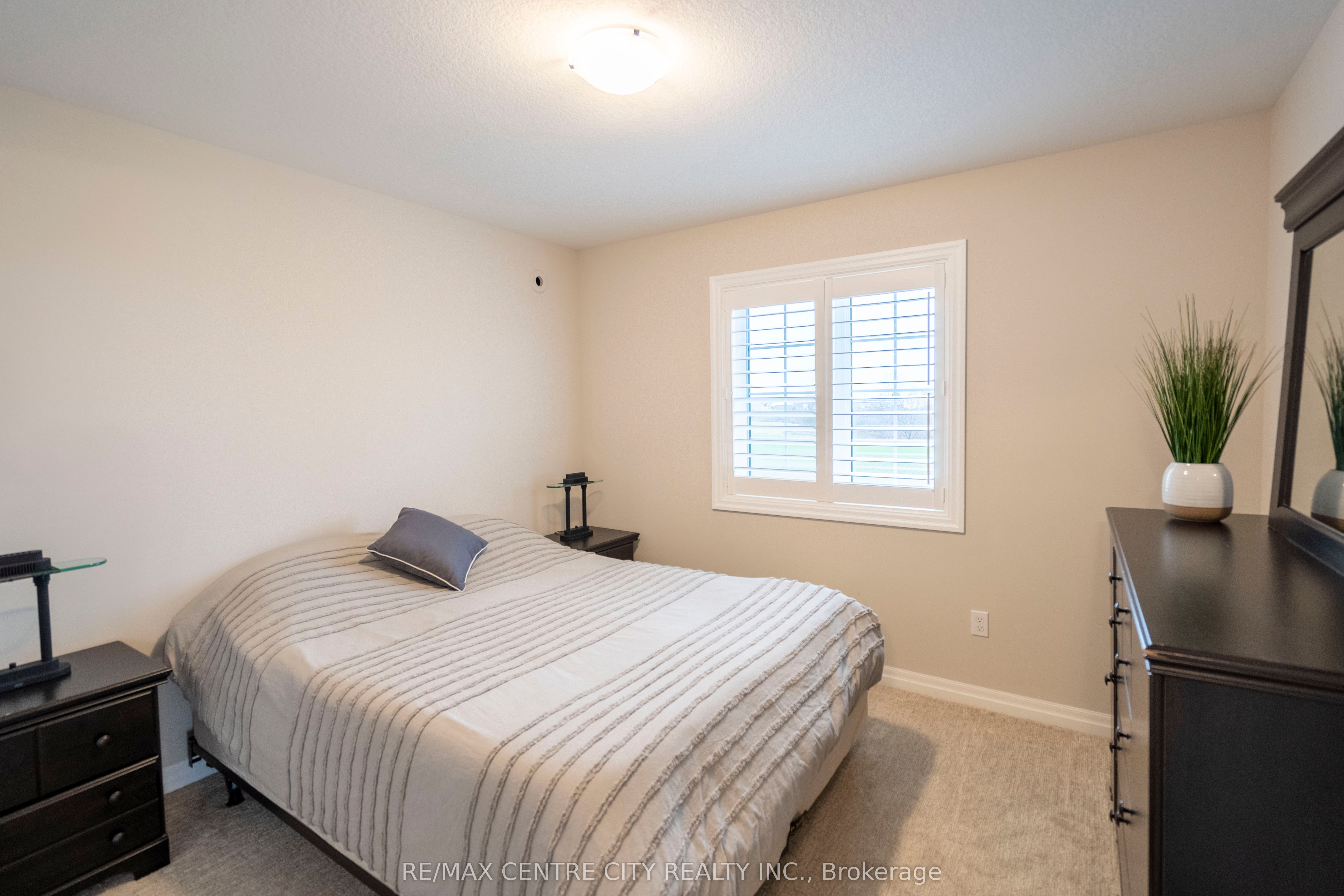 192 Everett Lane Property Photo 35