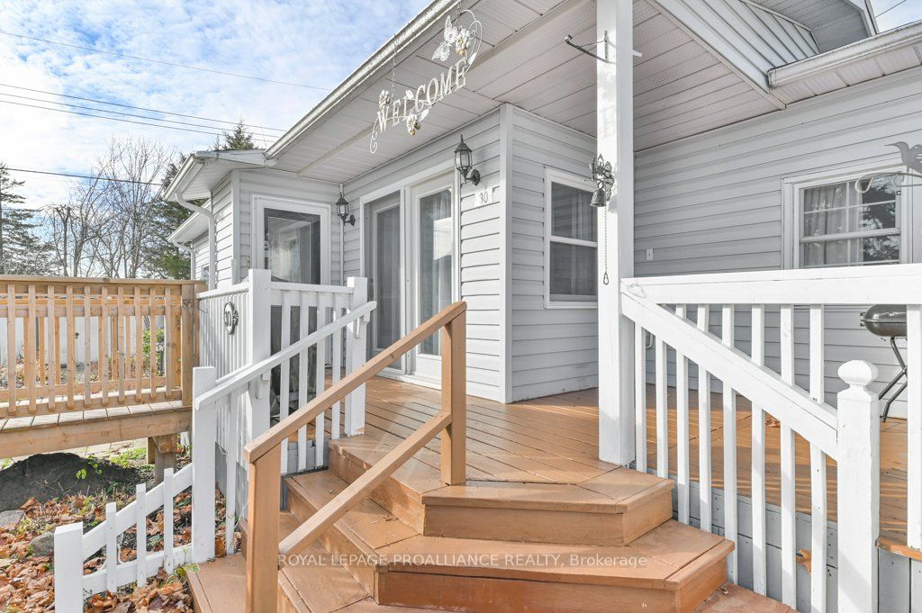 30 Kenneth Boulevard Property Photo 5
