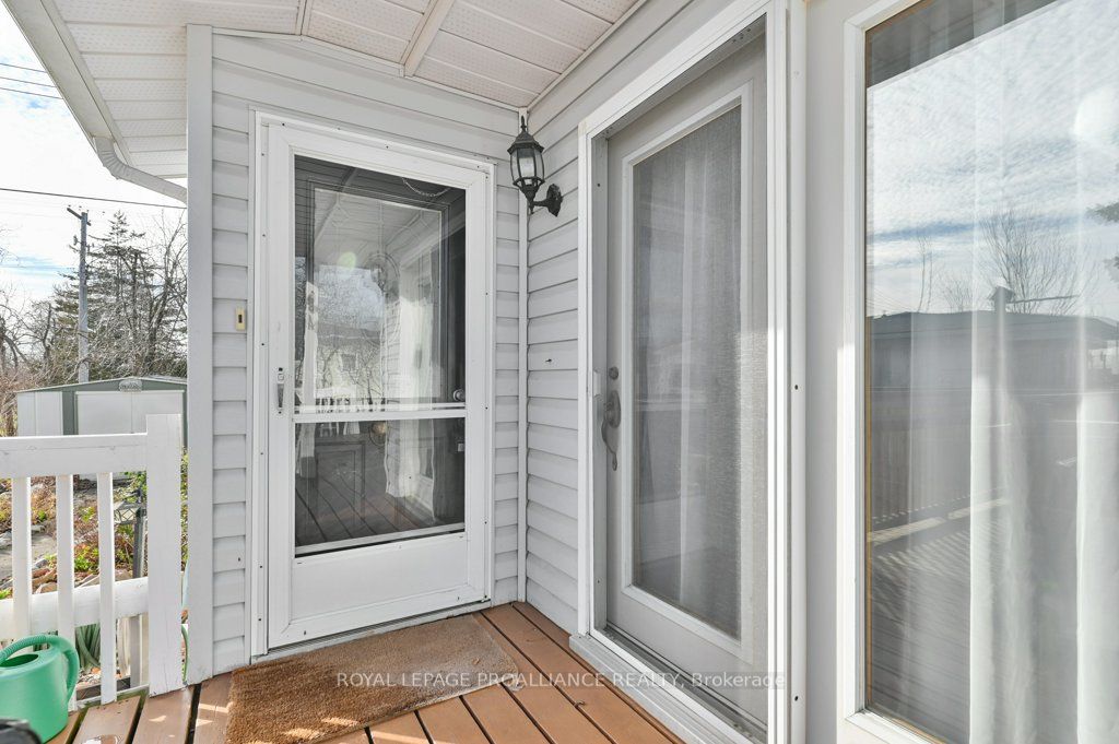30 Kenneth Boulevard Property Photo 6