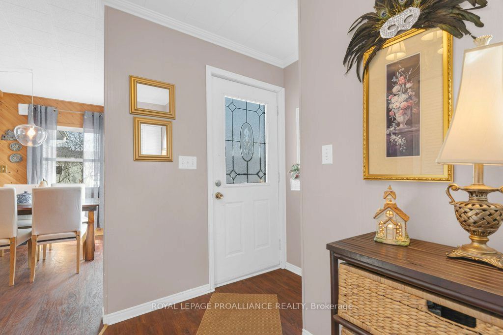 30 Kenneth Boulevard Property Photo 7