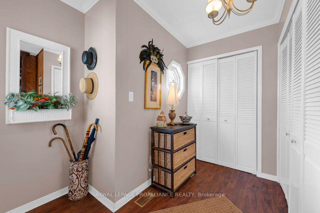 30 Kenneth Boulevard Property Photo 8