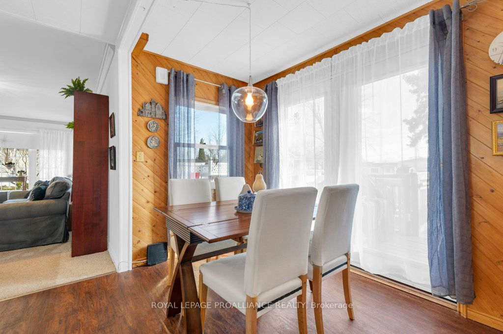 30 Kenneth Boulevard Property Photo 9