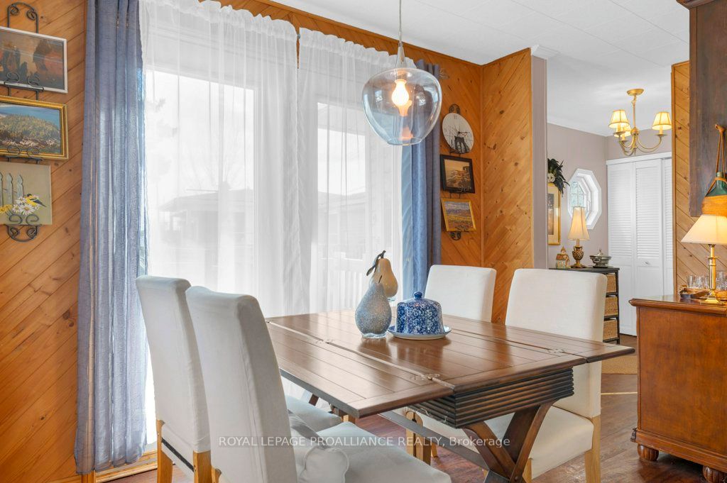 30 Kenneth Boulevard Property Photo 10