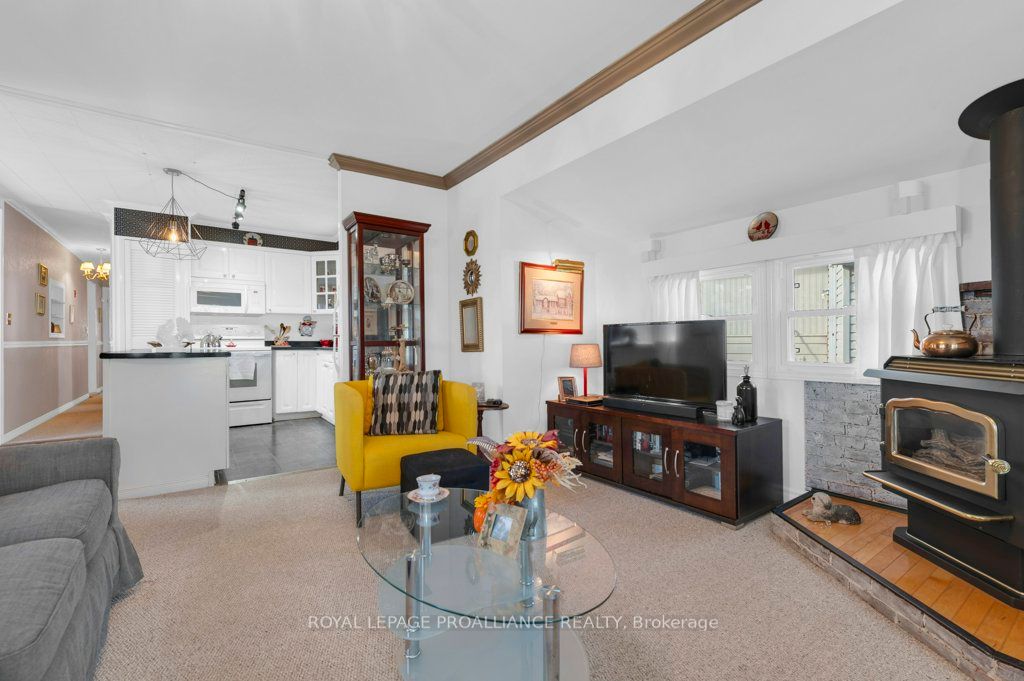30 Kenneth Boulevard Property Photo 18