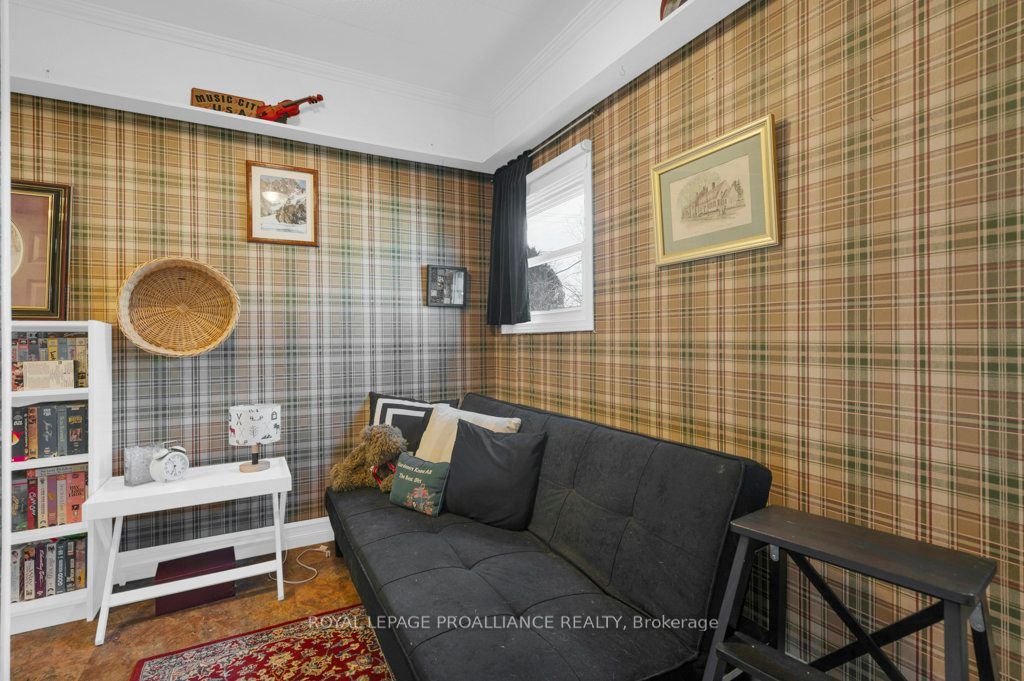 30 Kenneth Boulevard Property Photo 19