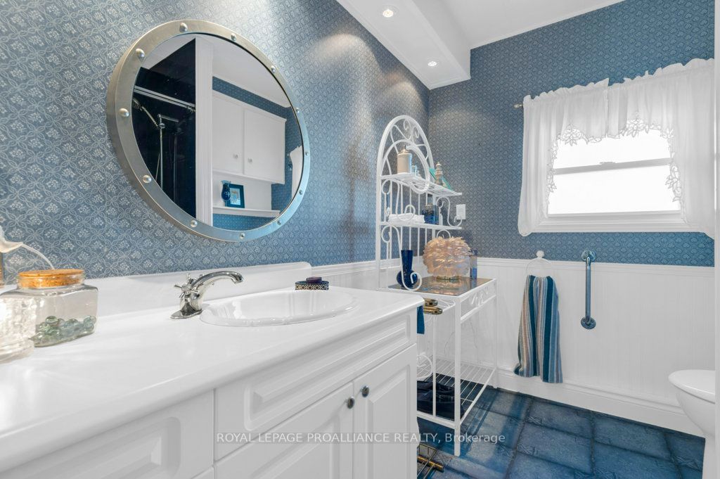 30 Kenneth Boulevard Property Photo 22