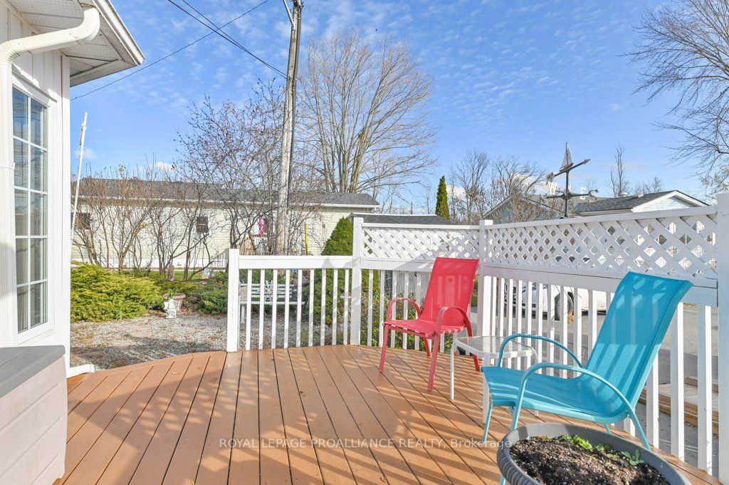 30 Kenneth Boulevard Property Photo 24
