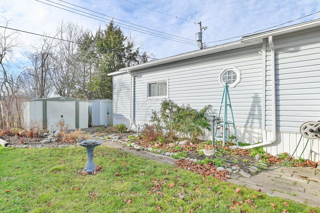 30 Kenneth Boulevard Property Photo 29