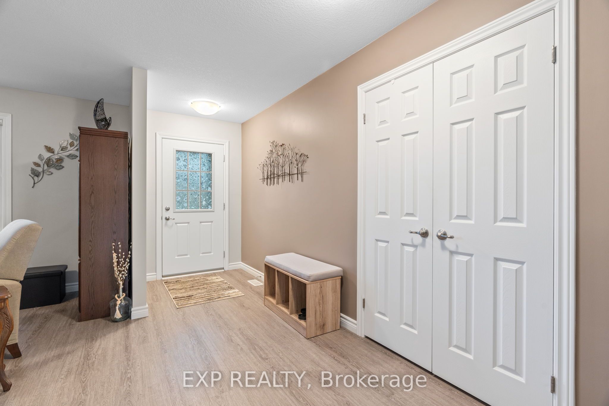 102 Huron Heights Drive Property Photo 6