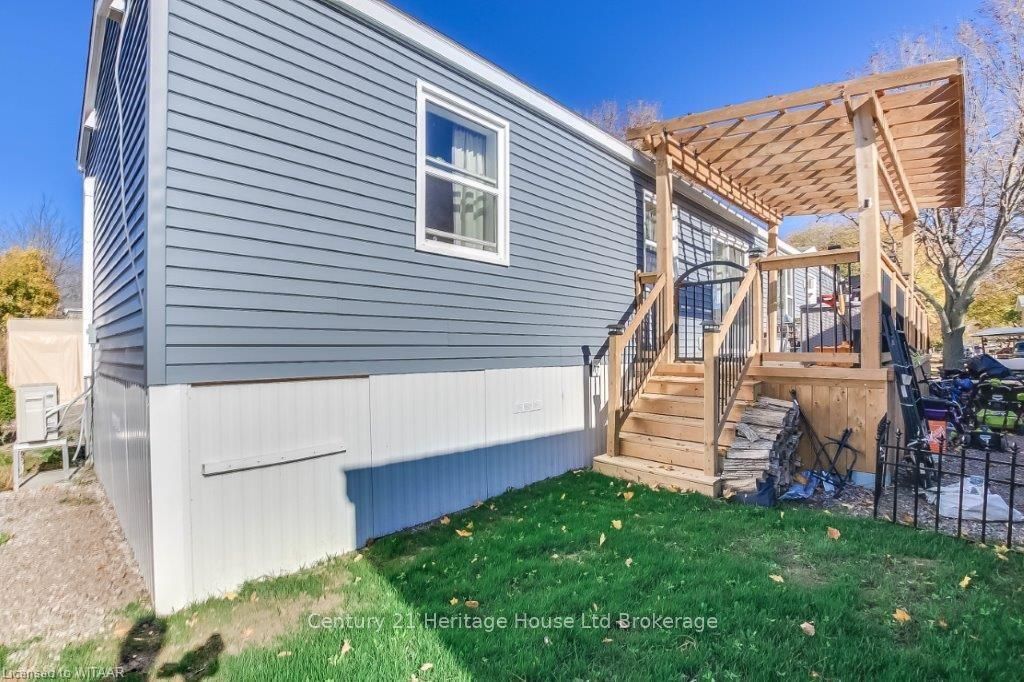 #21 Belsize Dr - 99 Fourth Concession Road Property Photo 3