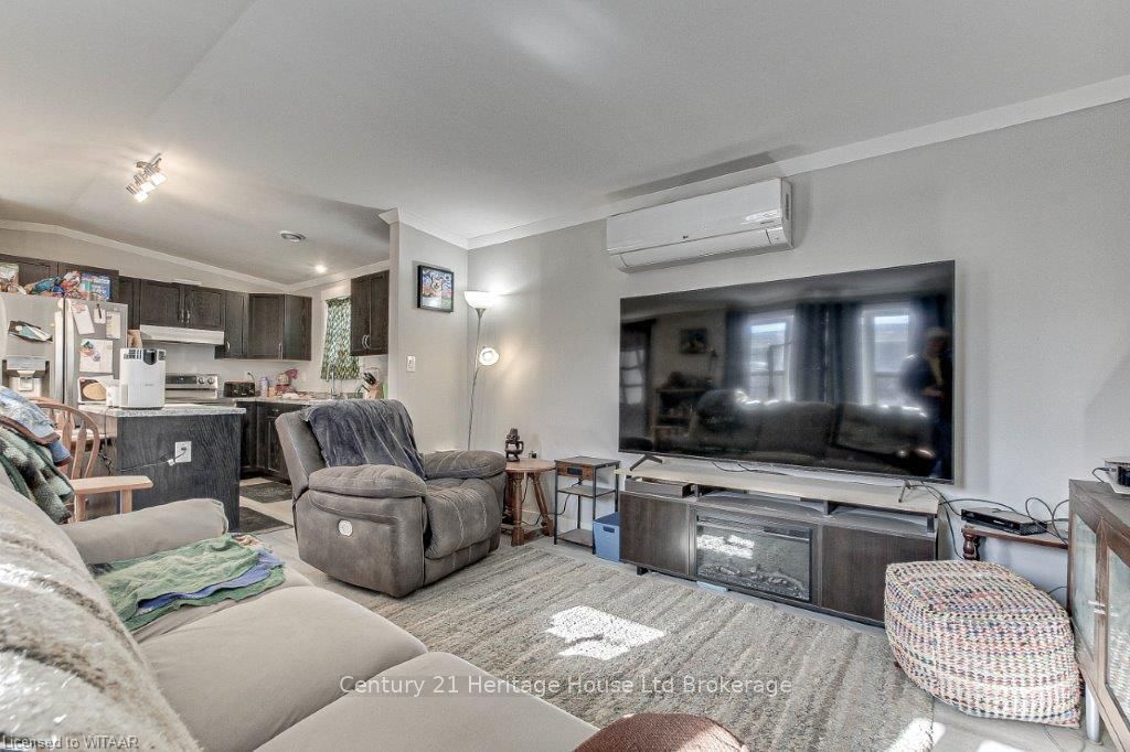 #21 Belsize Dr - 99 Fourth Concession Road Property Photo 7