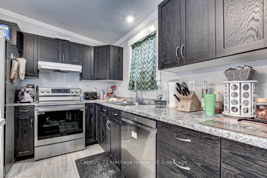 #21 Belsize Dr - 99 Fourth Concession Road Property Photo 9