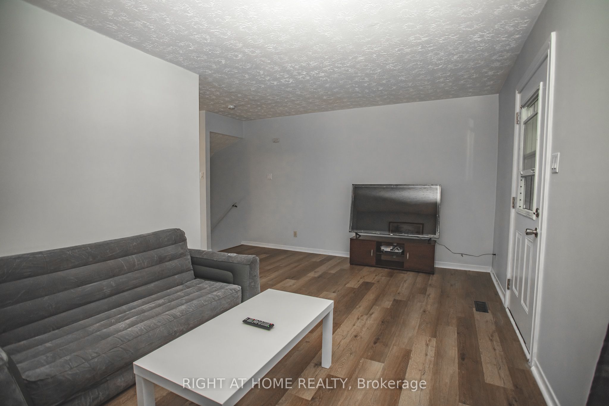 92 Farquhar Place Property Photo 7