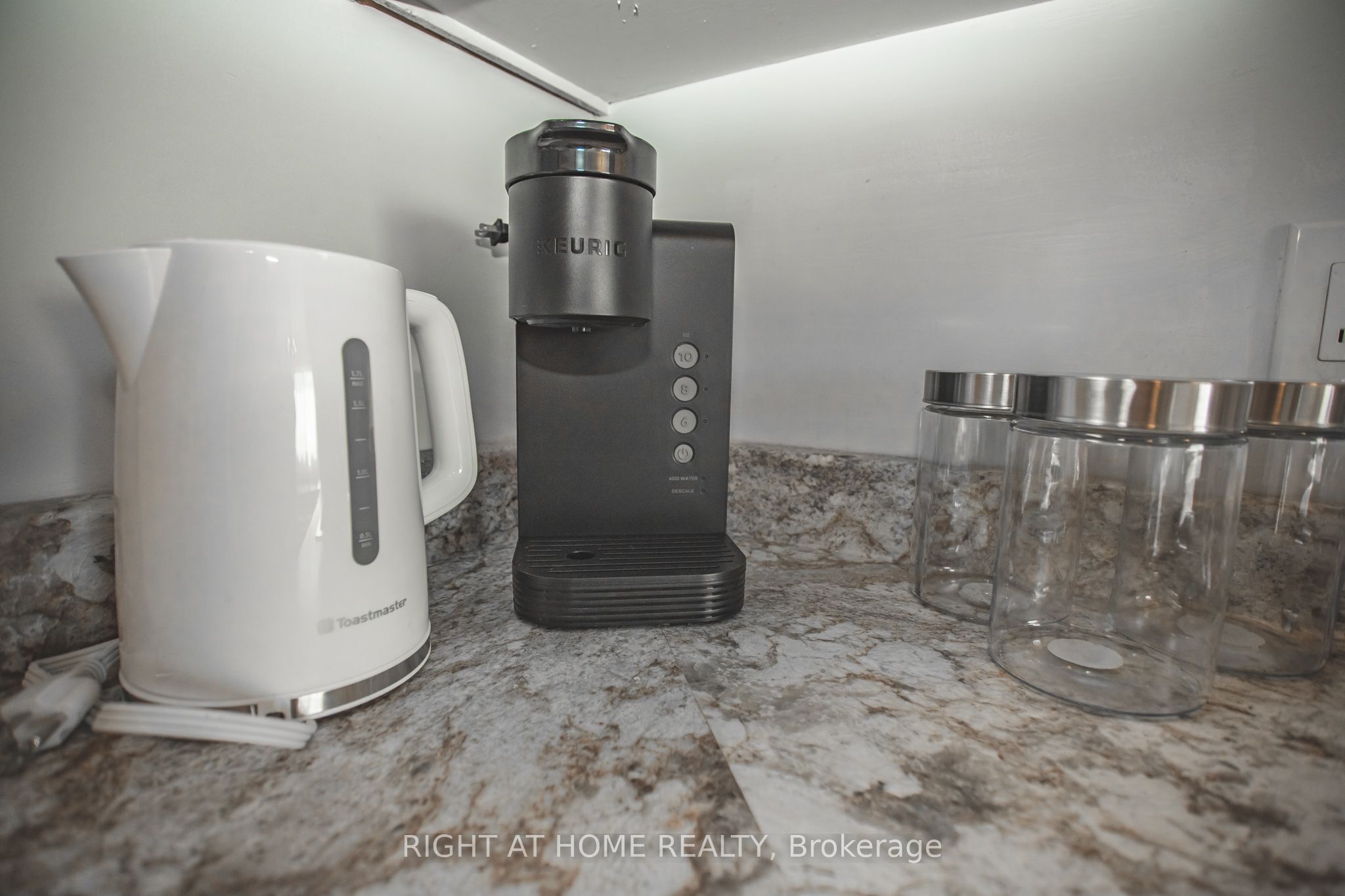 92 Farquhar Place Property Photo 10