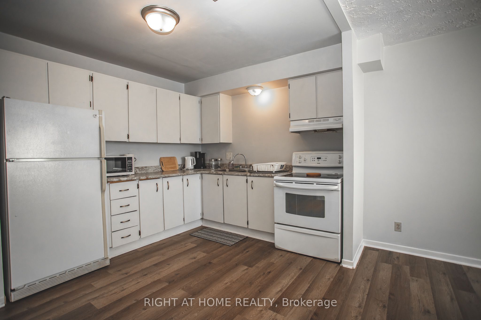 92 Farquhar Place Property Photo 11