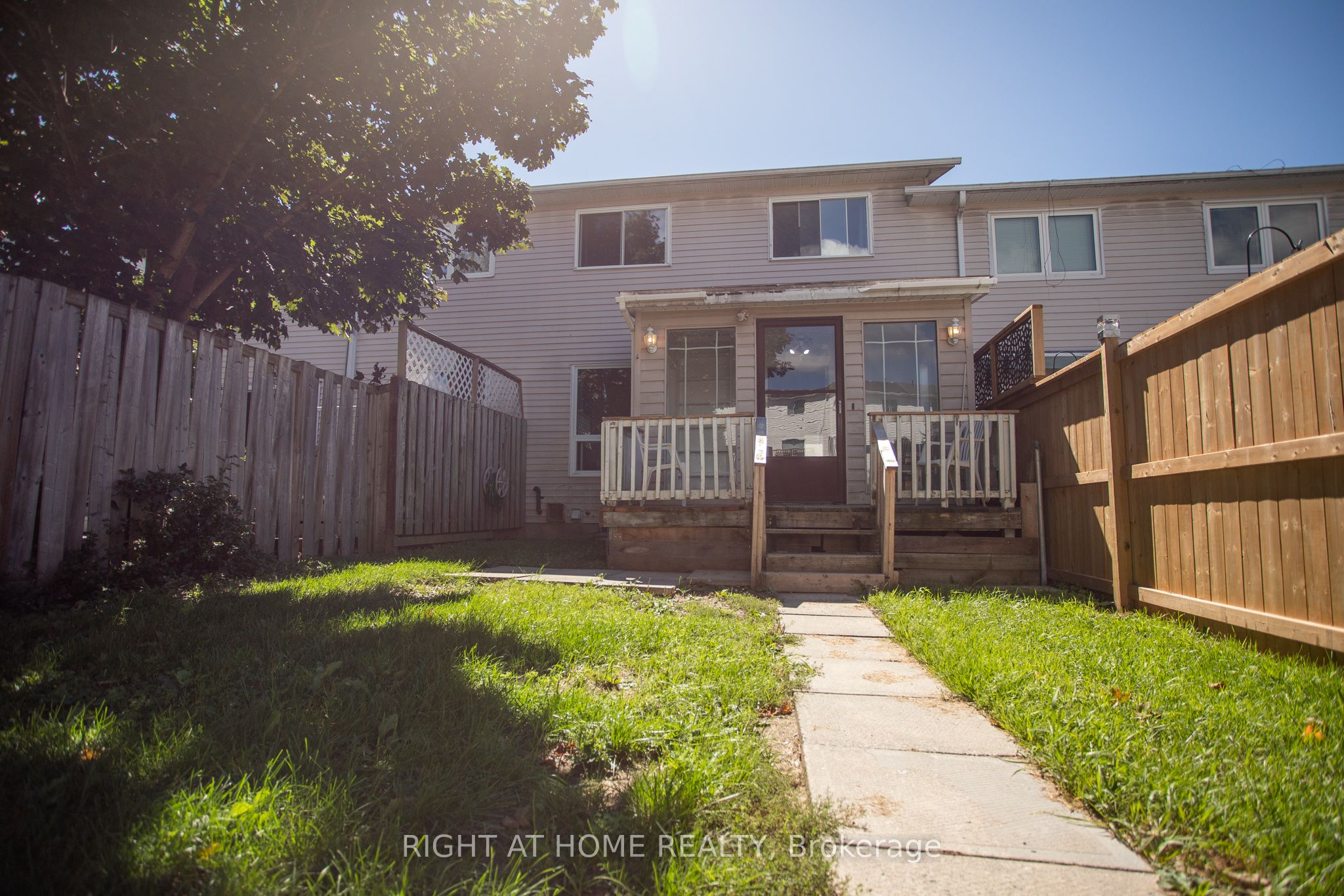 92 Farquhar Place Property Photo 32