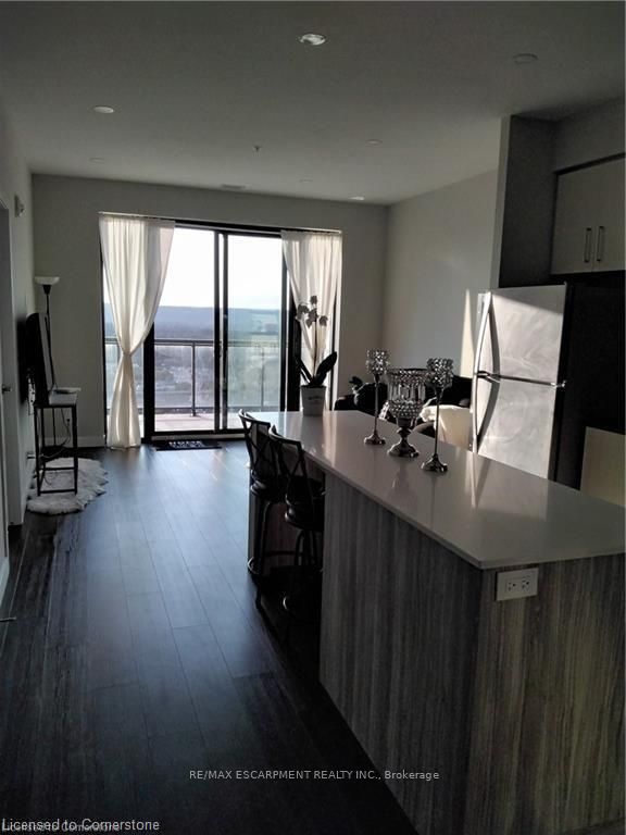 #2304 - 15 Queen Street Property Photo 7