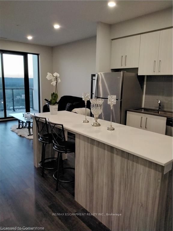 #2304 - 15 Queen Street Property Photo 9
