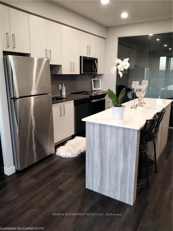 #2304 - 15 Queen Street Property Photo 12