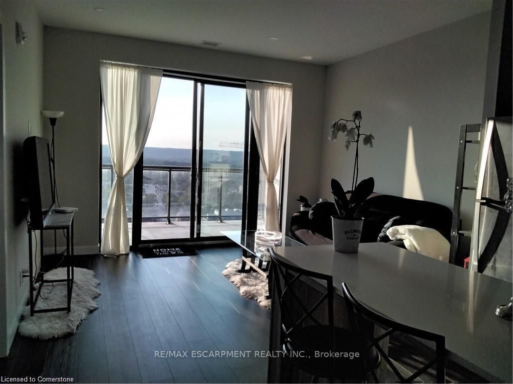 #2304 - 15 Queen Street Property Photo 15
